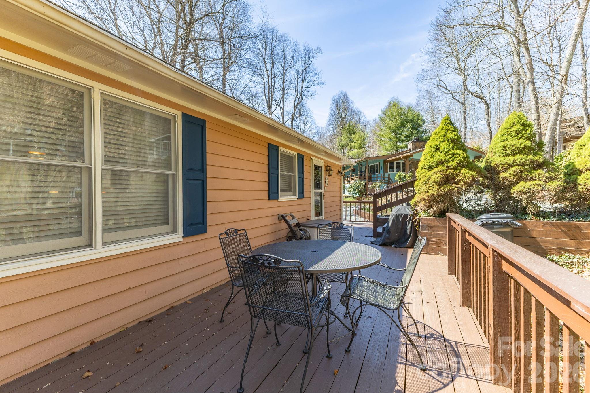 60 Pine View Road — Newland
