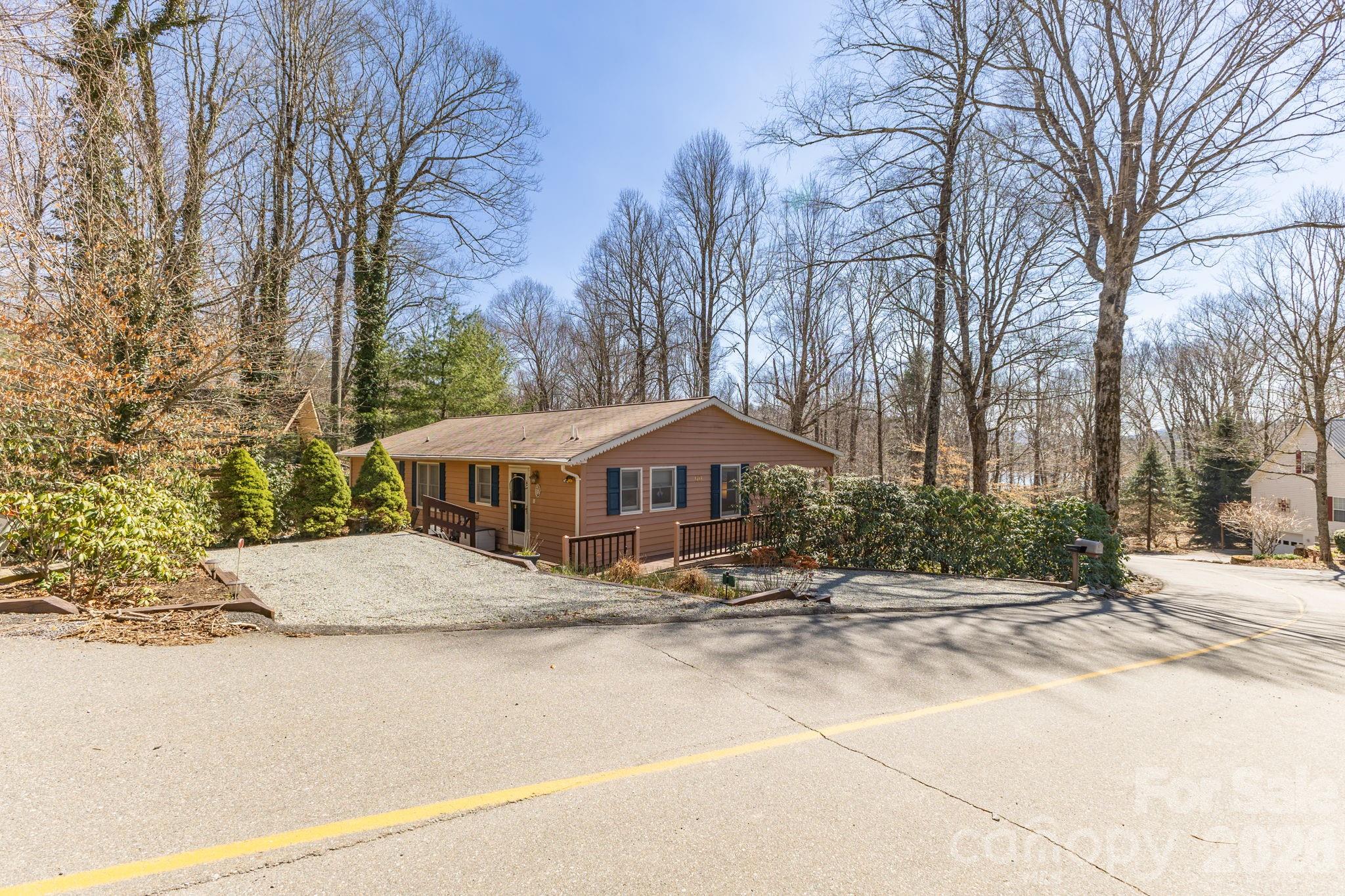 60 Pine View Road — Newland