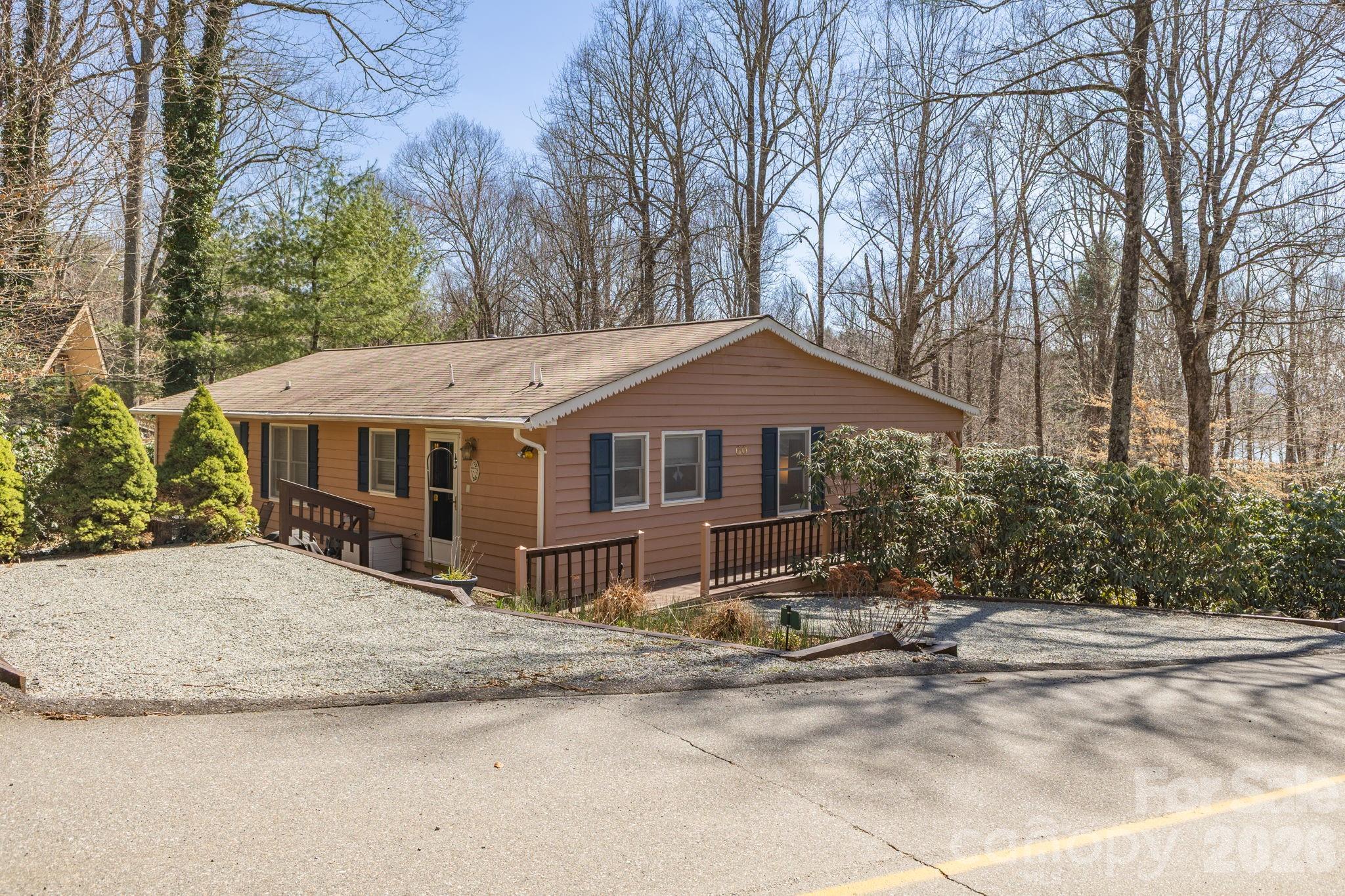 60 Pine View Road — Newland