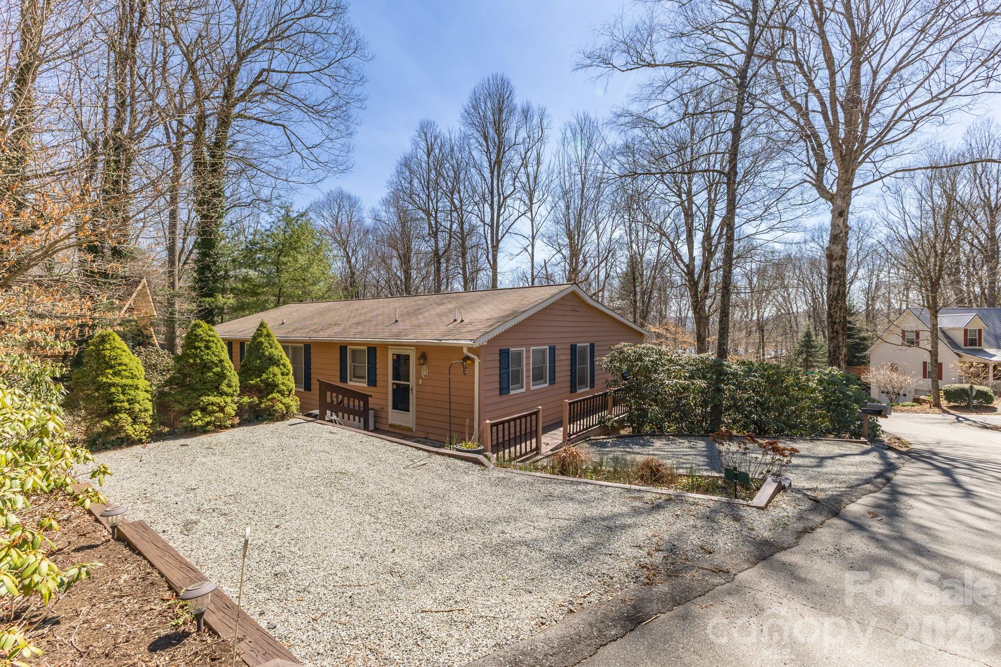 60 Pine View Road — Newland