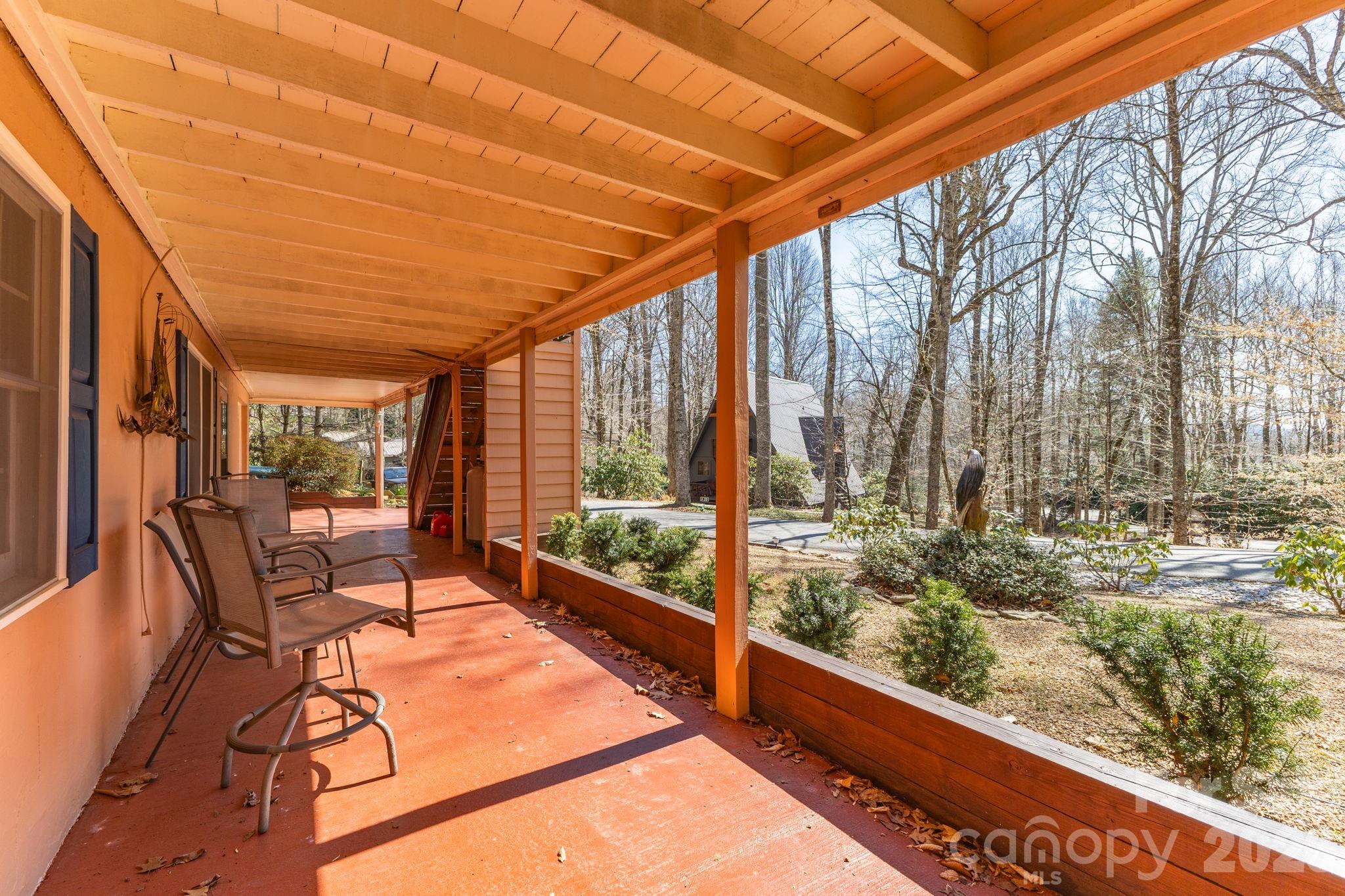 60 Pine View Road — Newland