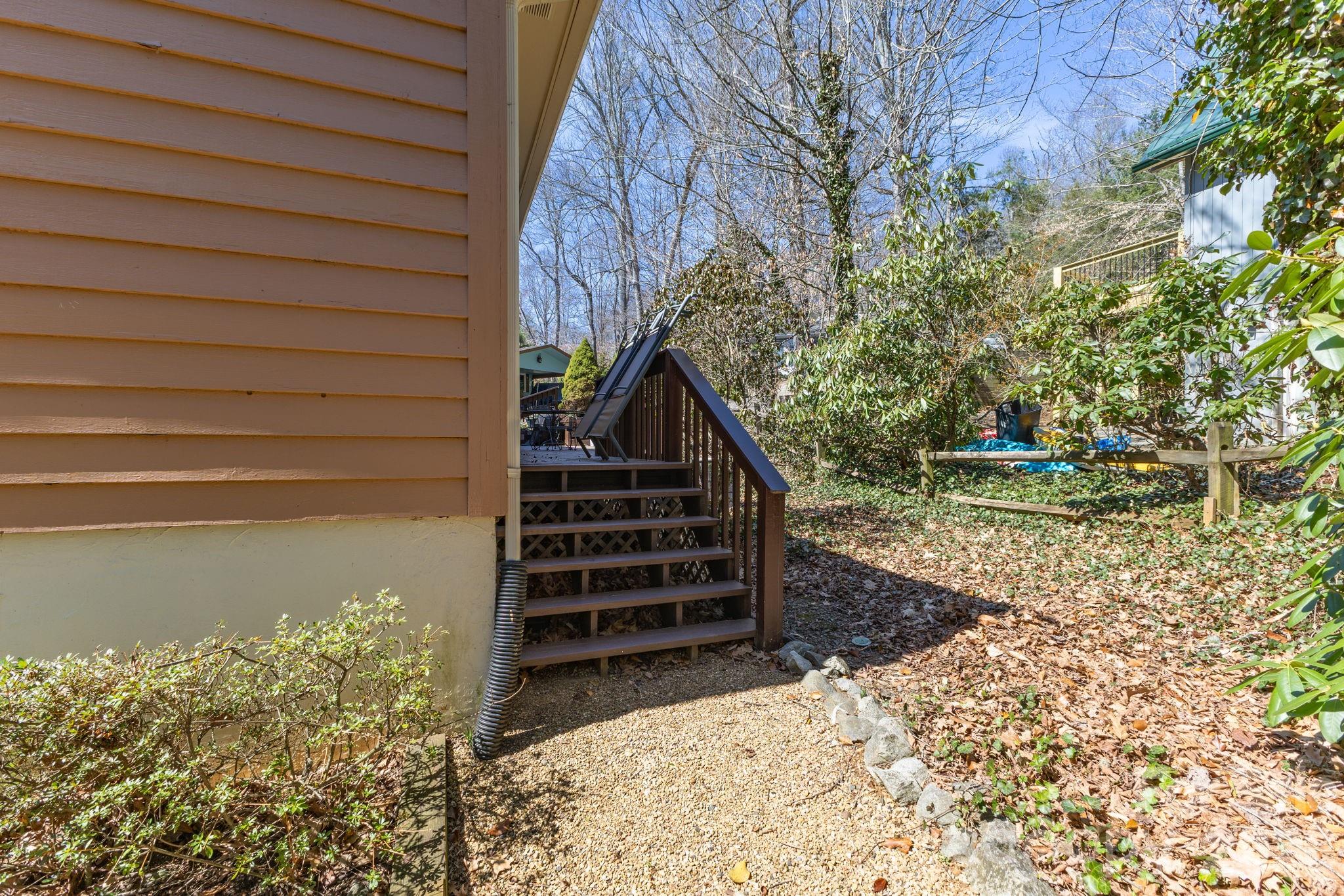60 Pine View Road — Newland