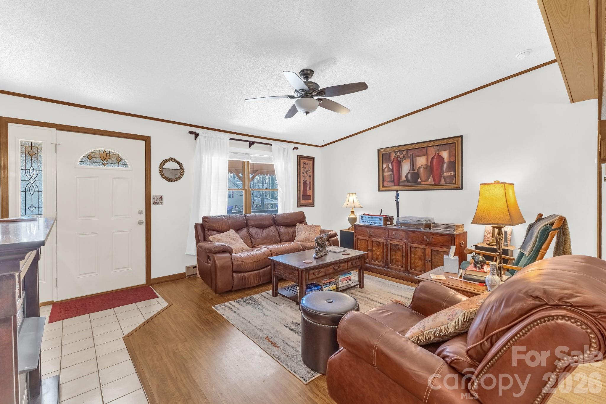 60 Pine View Road — Newland