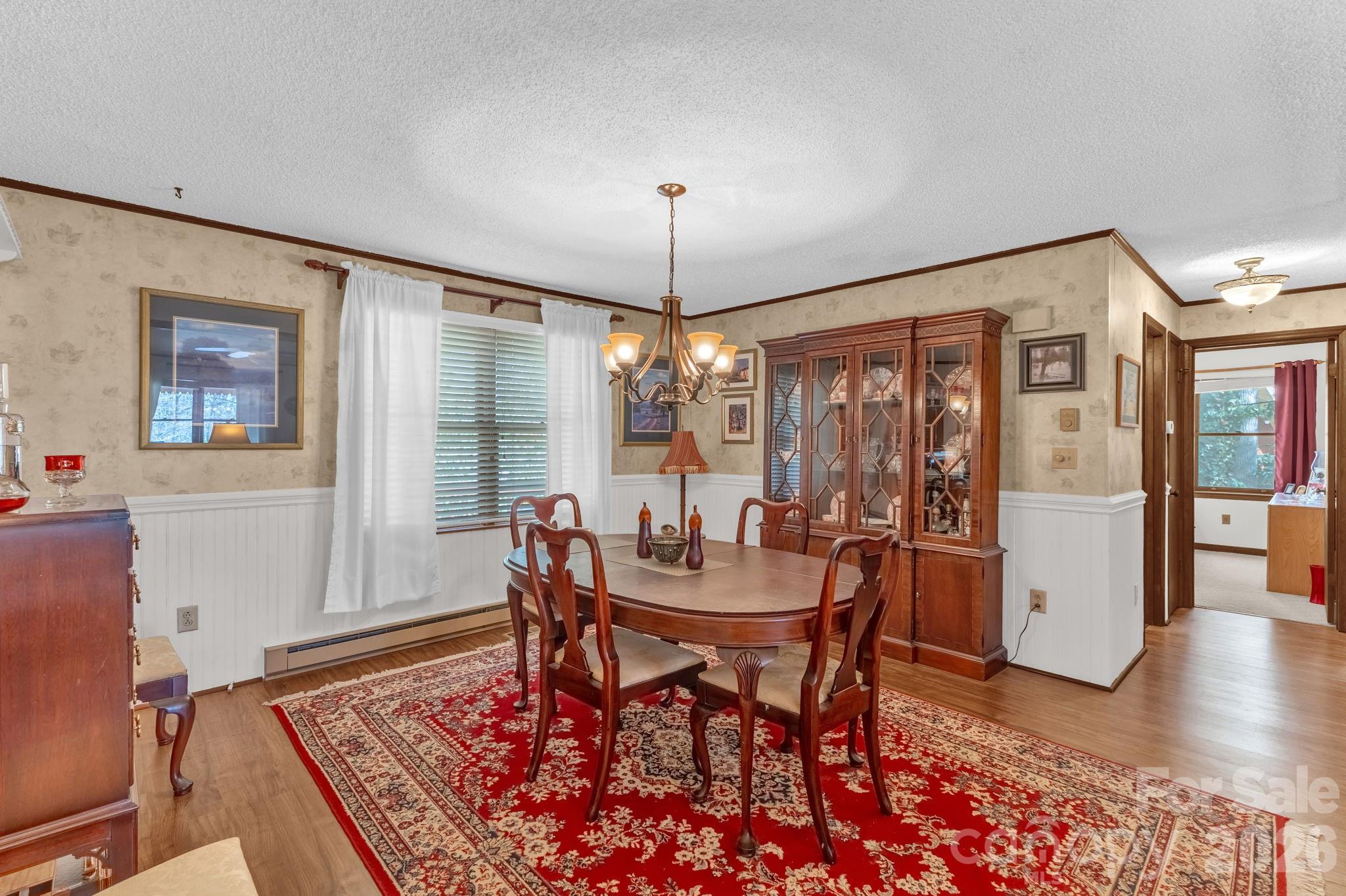 60 Pine View Road — Newland