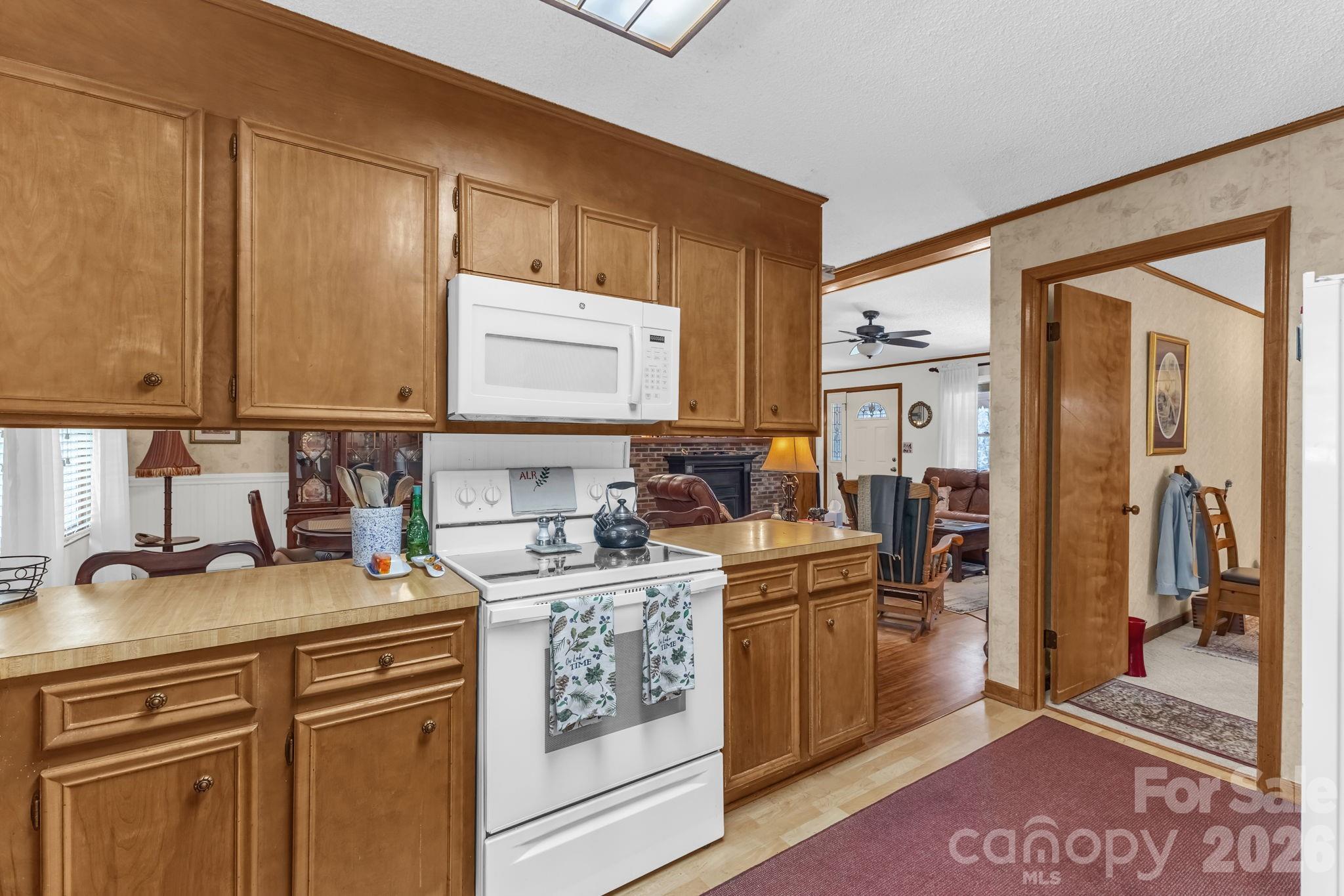 60 Pine View Road — Newland