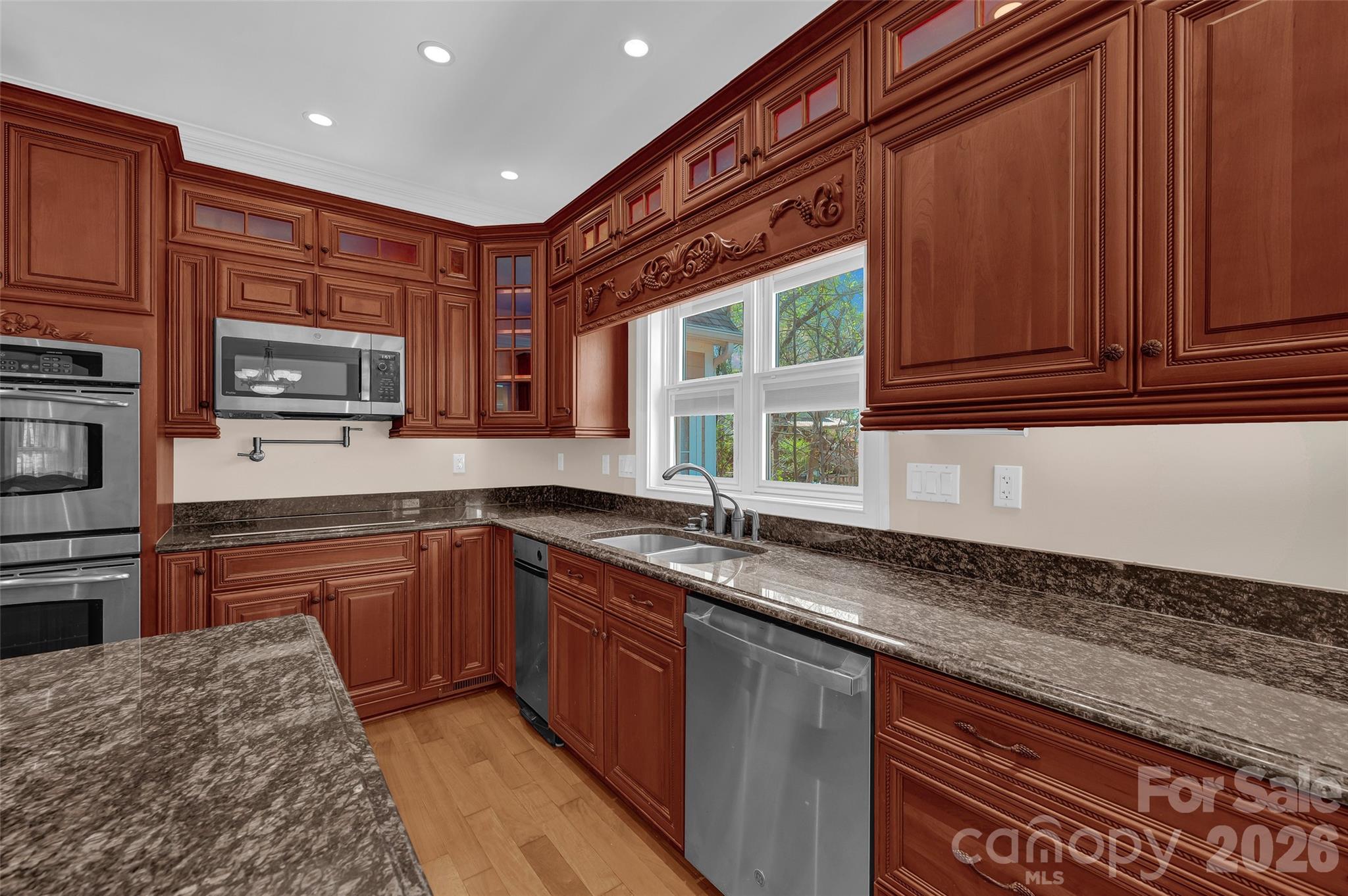 464 Laurel Cove Road — Statesville