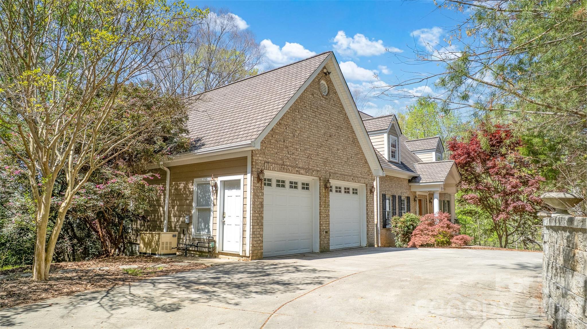 464 Laurel Cove Road — Statesville