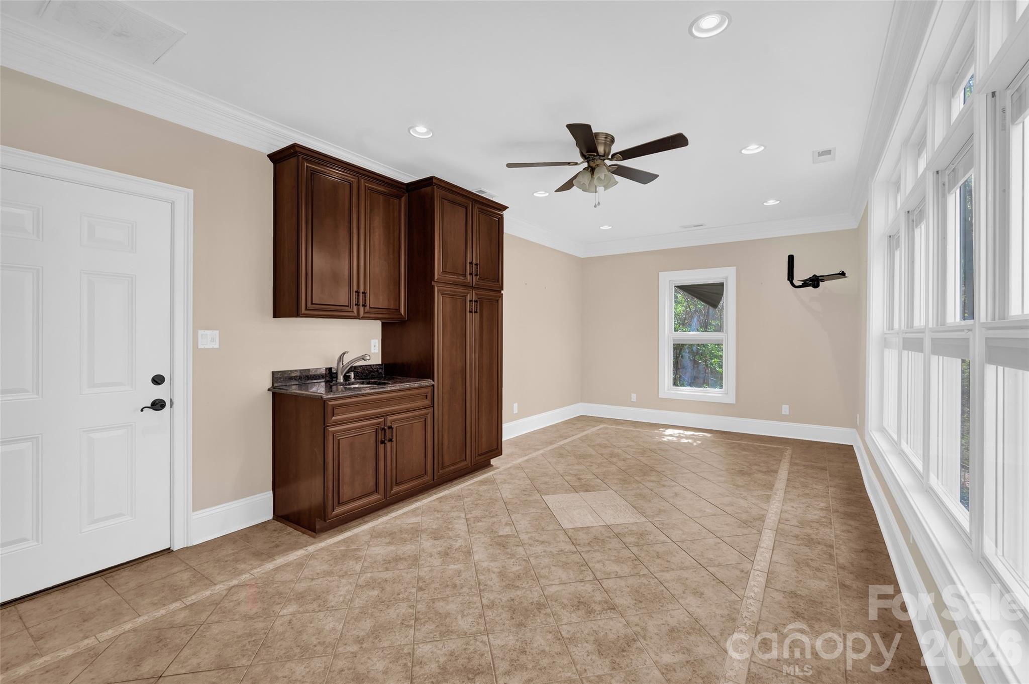 464 Laurel Cove Road — Statesville