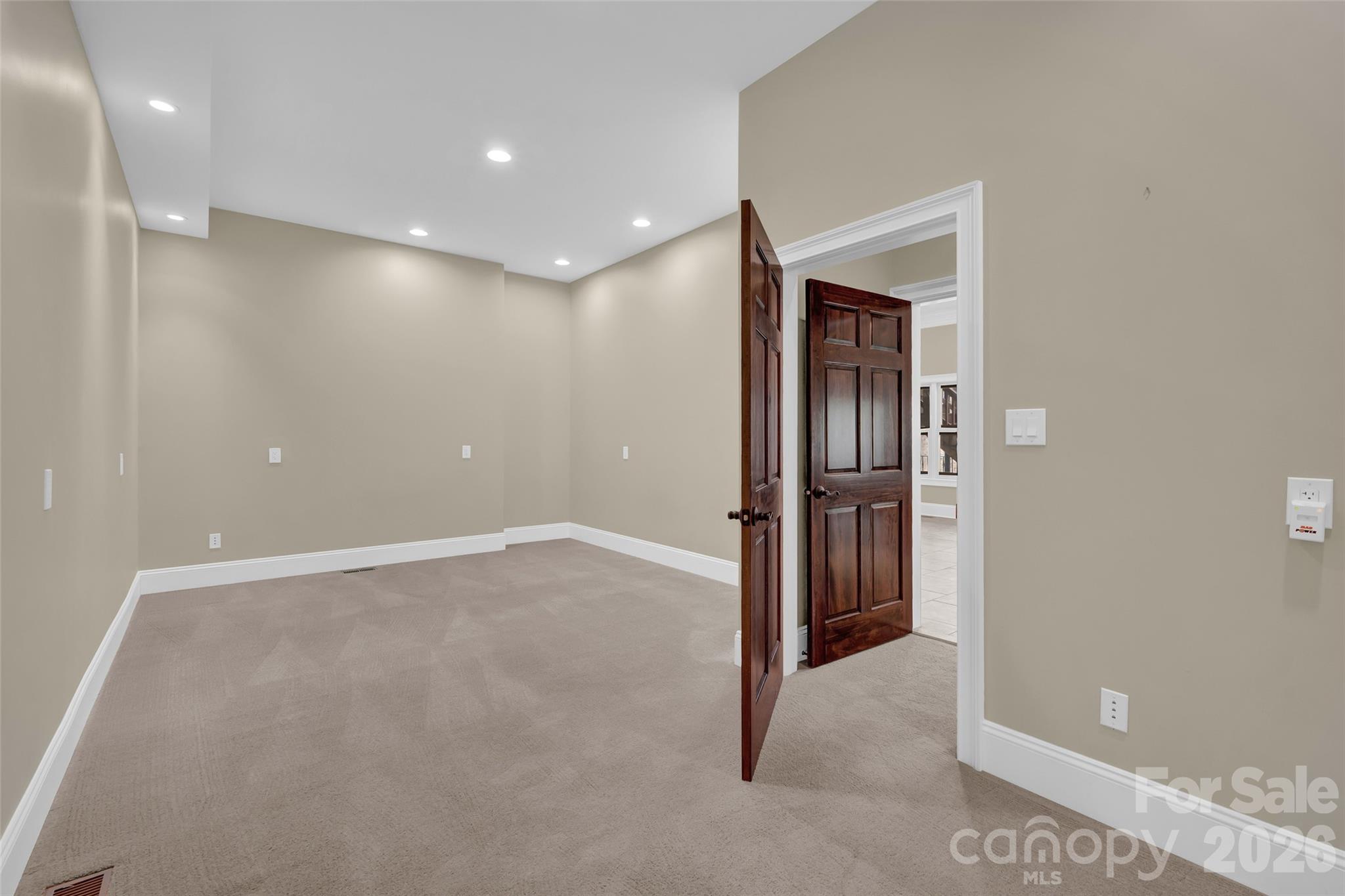 464 Laurel Cove Road — Statesville