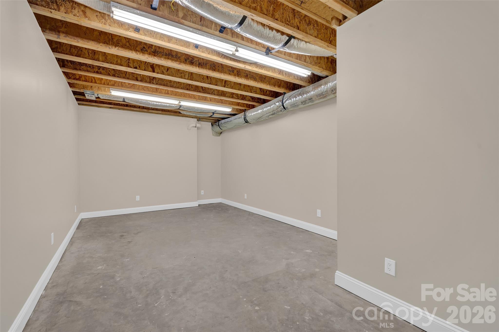 464 Laurel Cove Road — Statesville