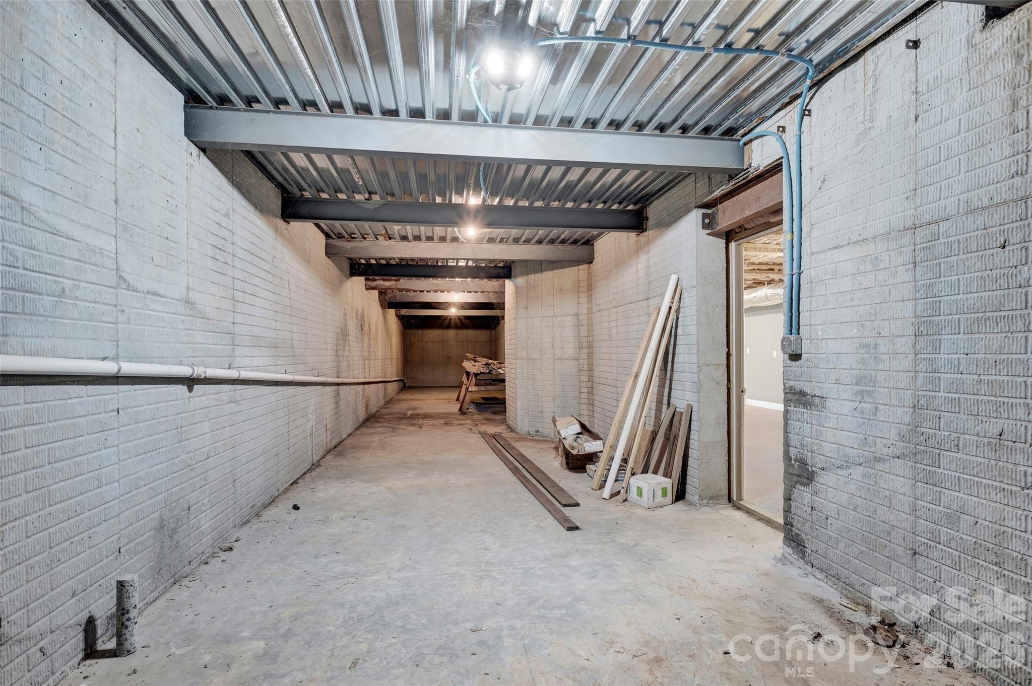 464 Laurel Cove Road — Statesville