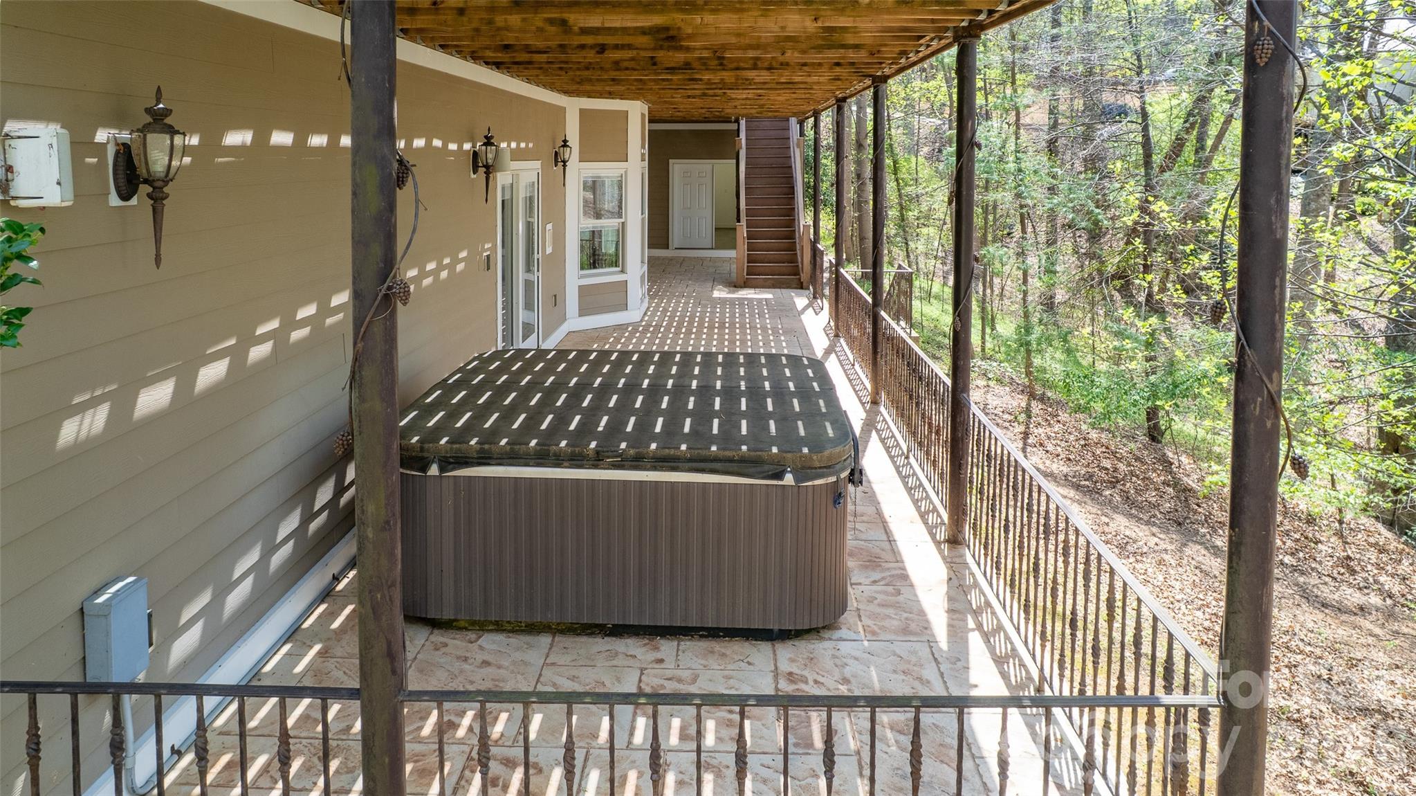 464 Laurel Cove Road — Statesville