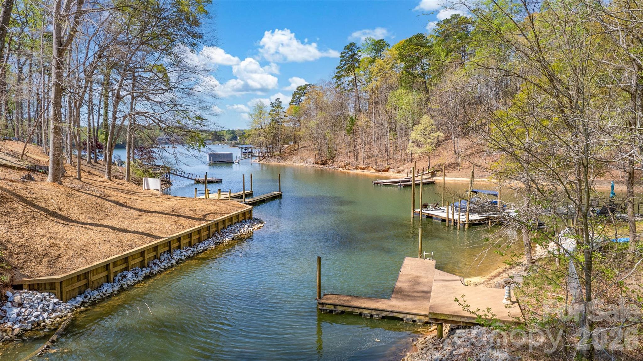 464 Laurel Cove Road — Statesville