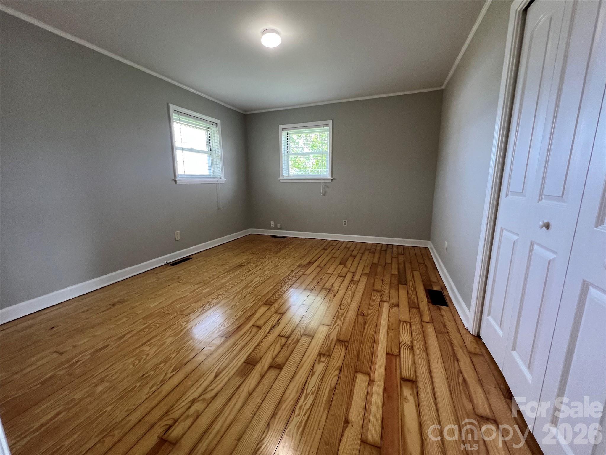 93 Laycock Road — Hendersonville