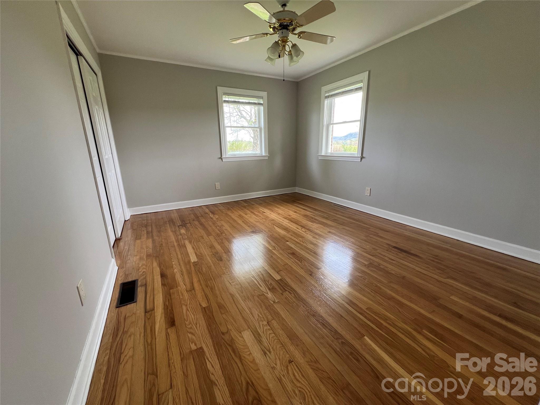 93 Laycock Road — Hendersonville
