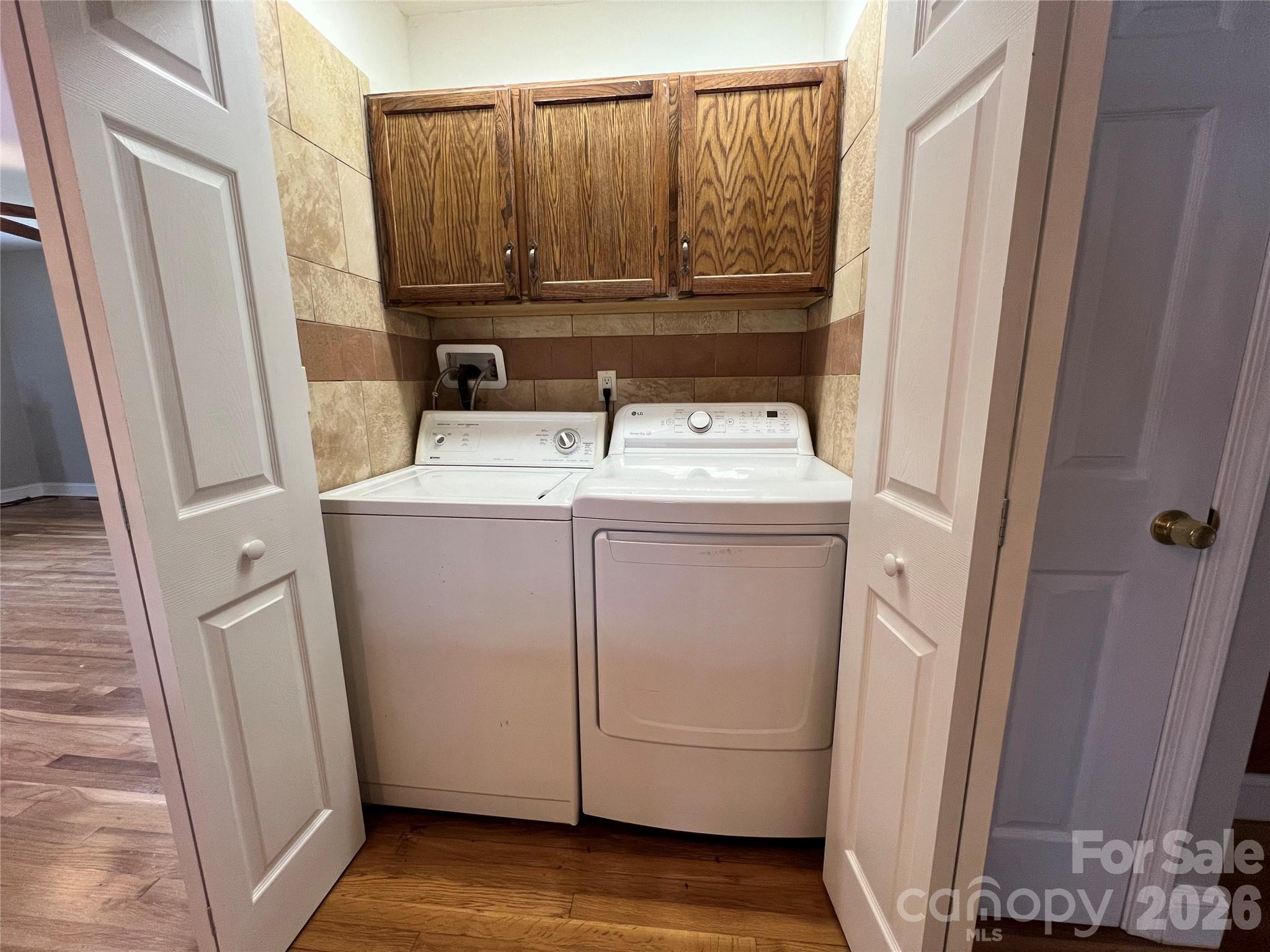 93 Laycock Road — Hendersonville