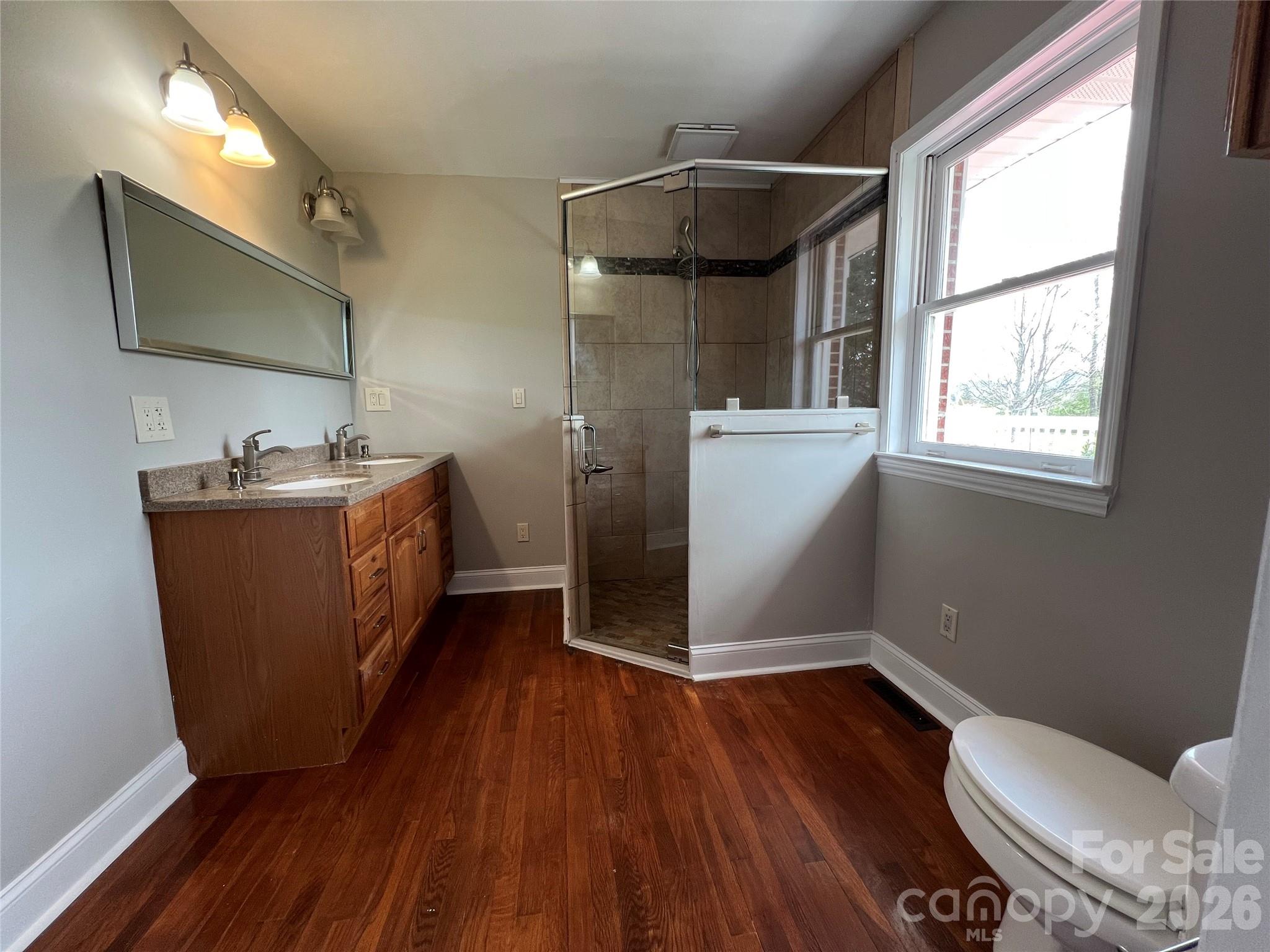 93 Laycock Road — Hendersonville