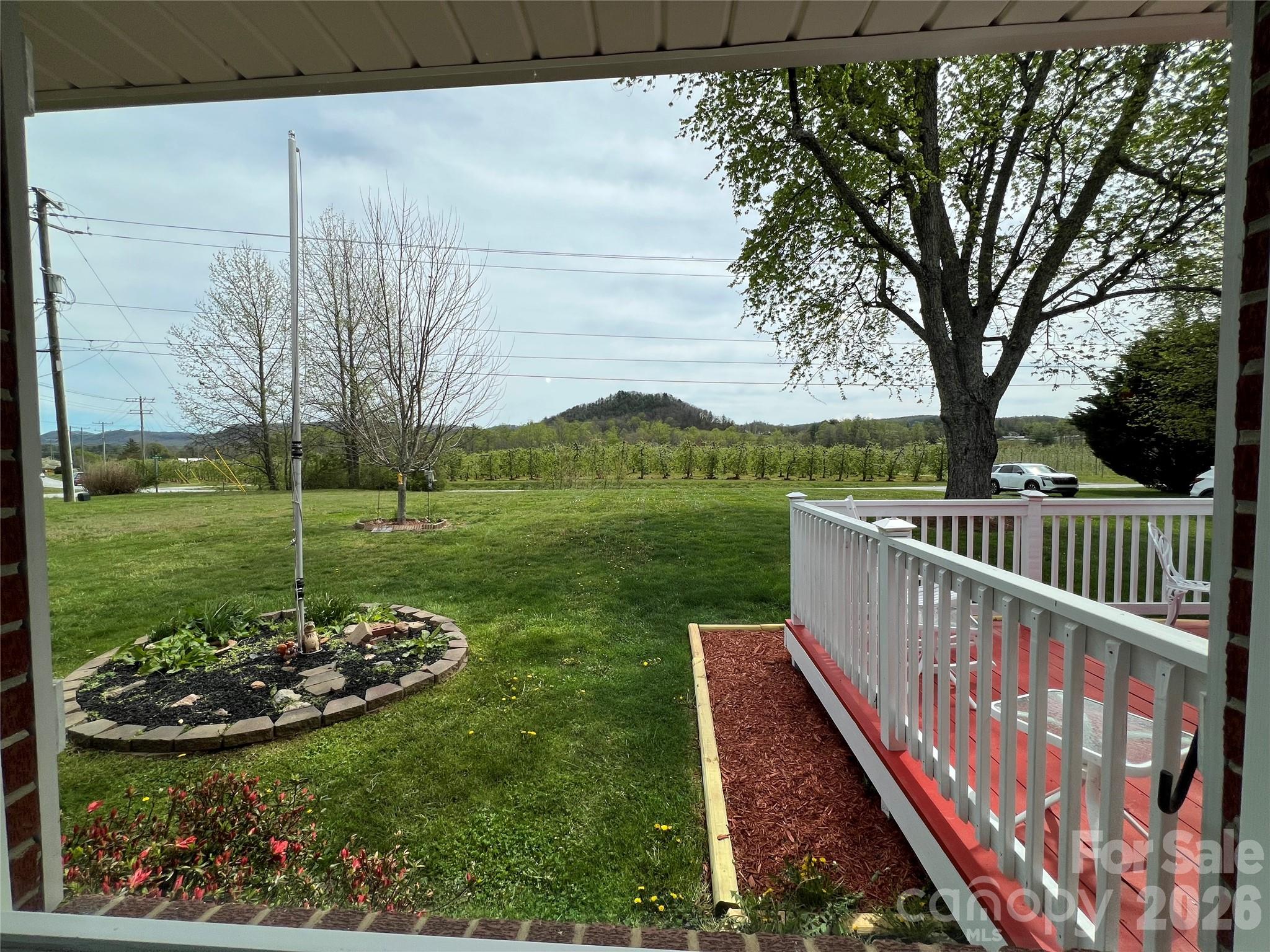 93 Laycock Road — Hendersonville
