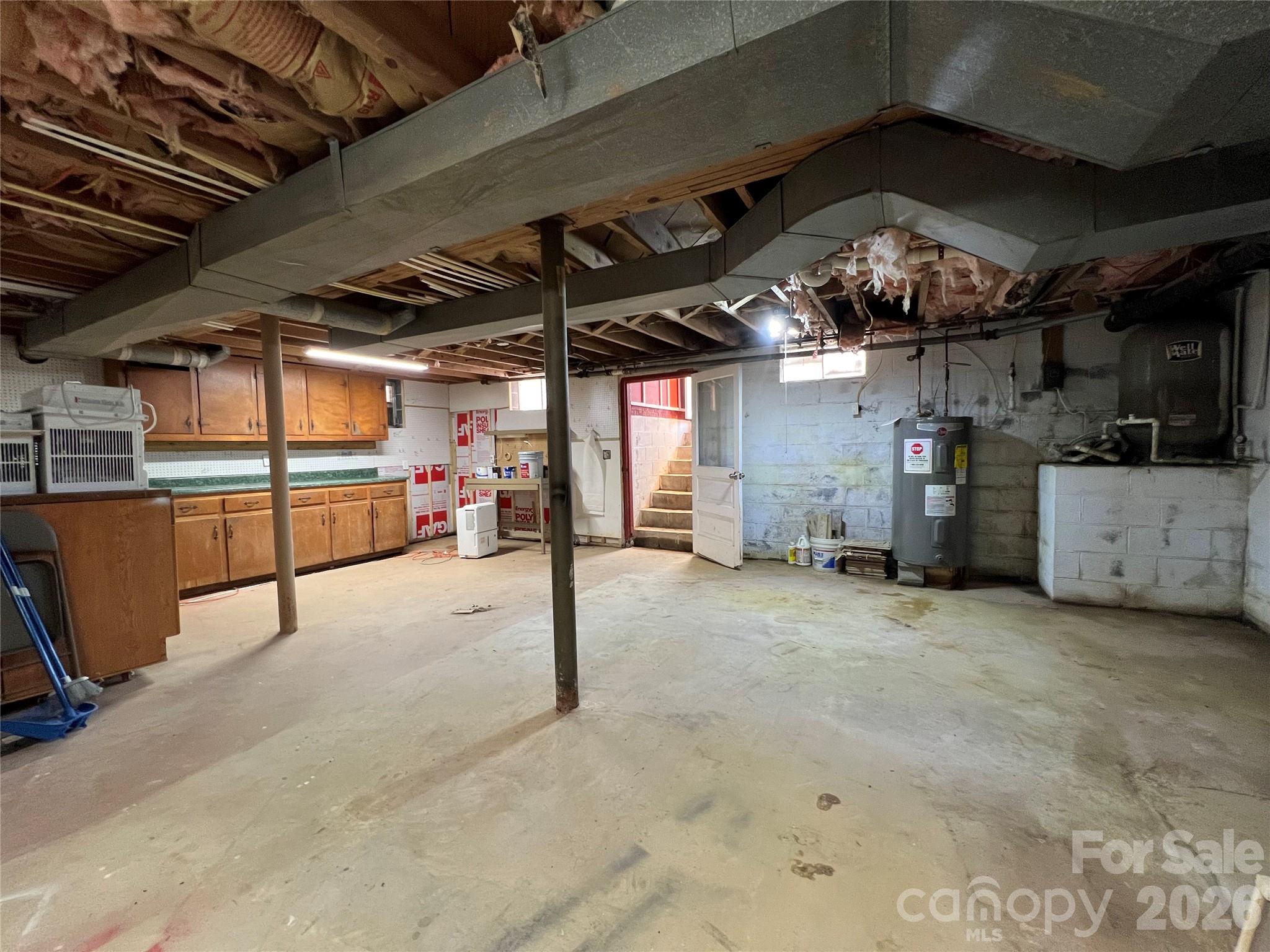 93 Laycock Road — Hendersonville