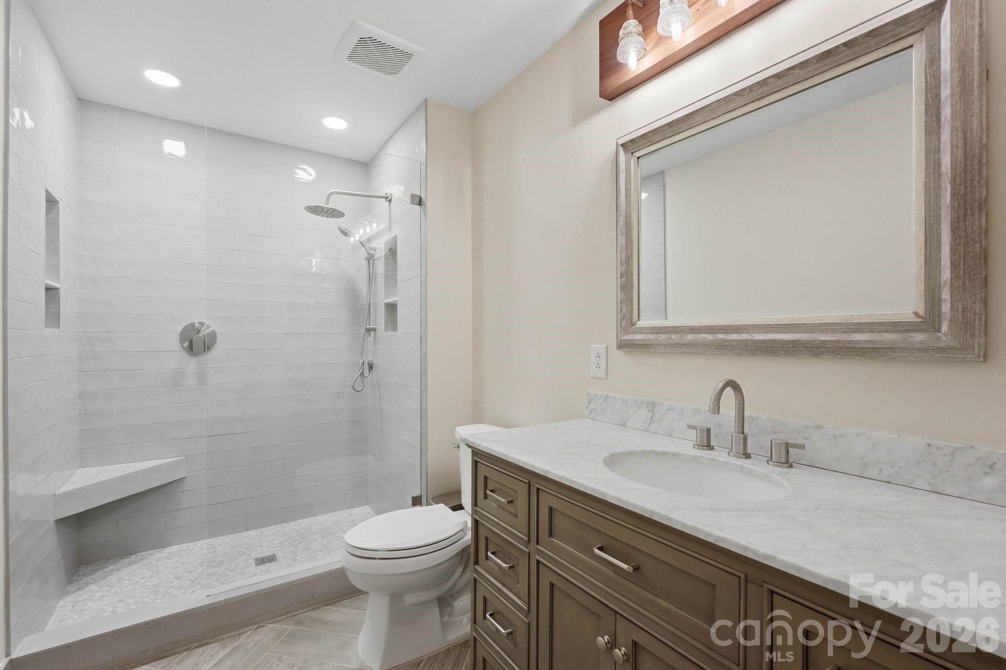 7006 Darnley Place — Charlotte