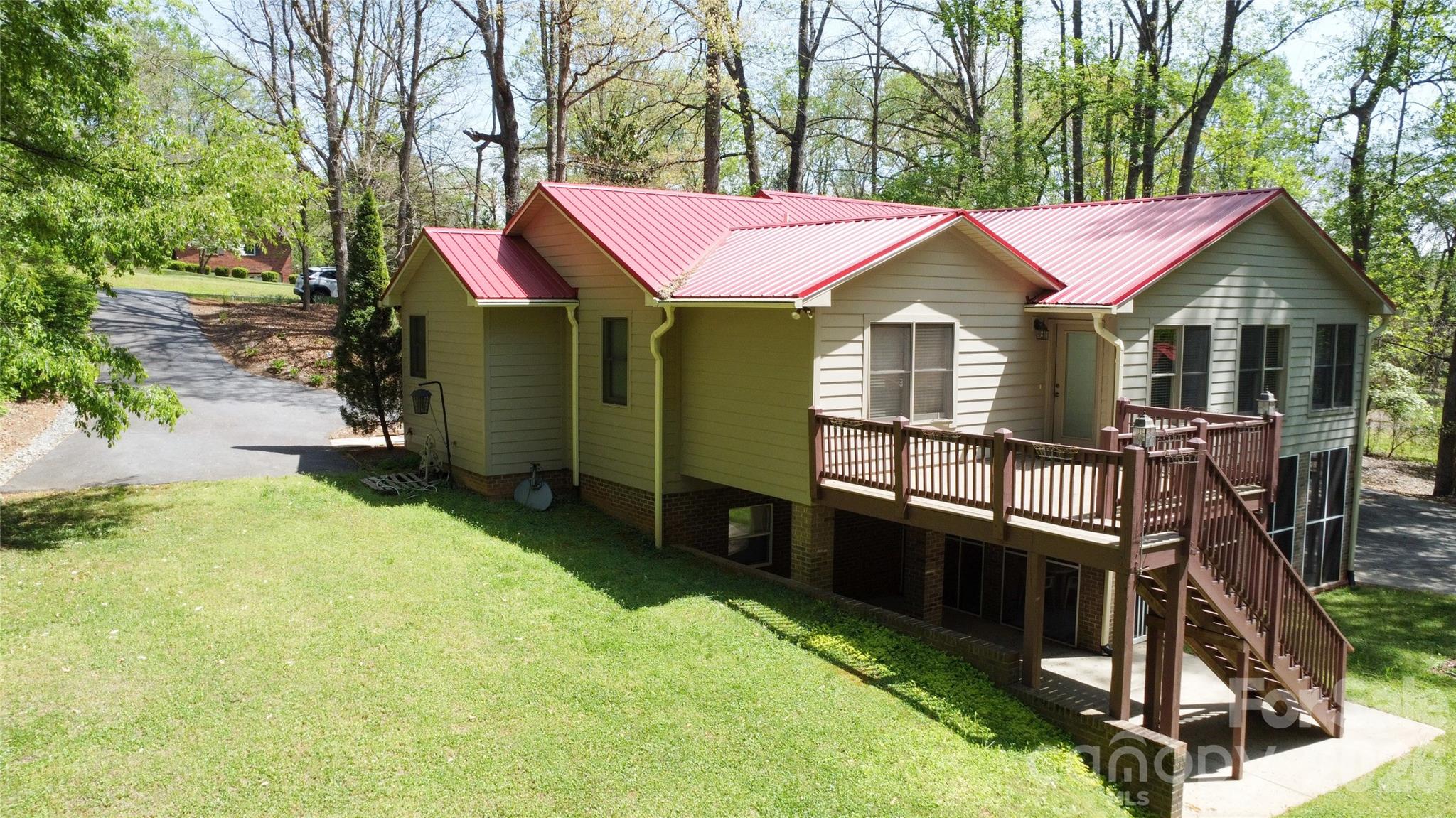 308 Brentwood Circle — Morganton