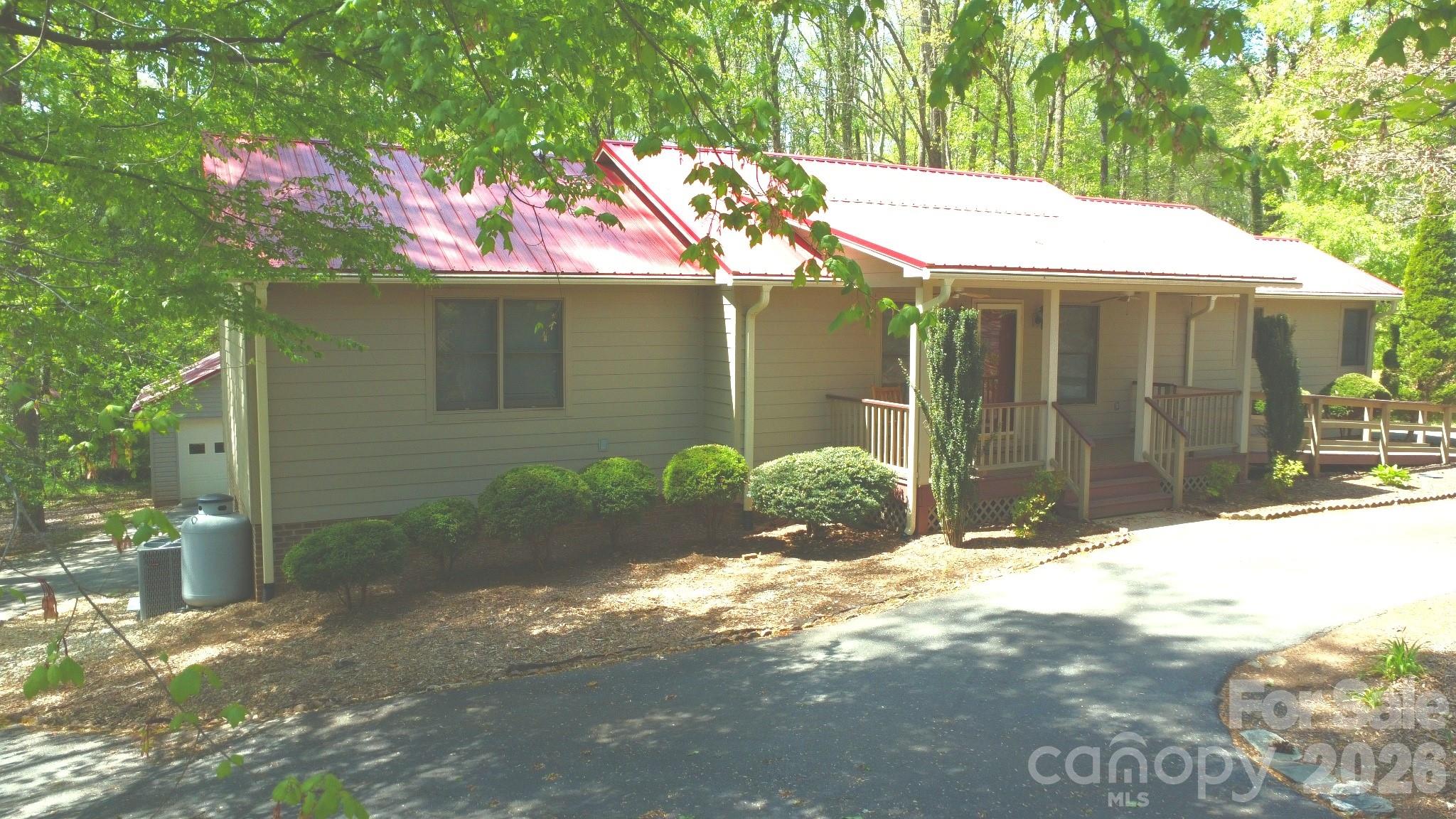 308 Brentwood Circle — Morganton