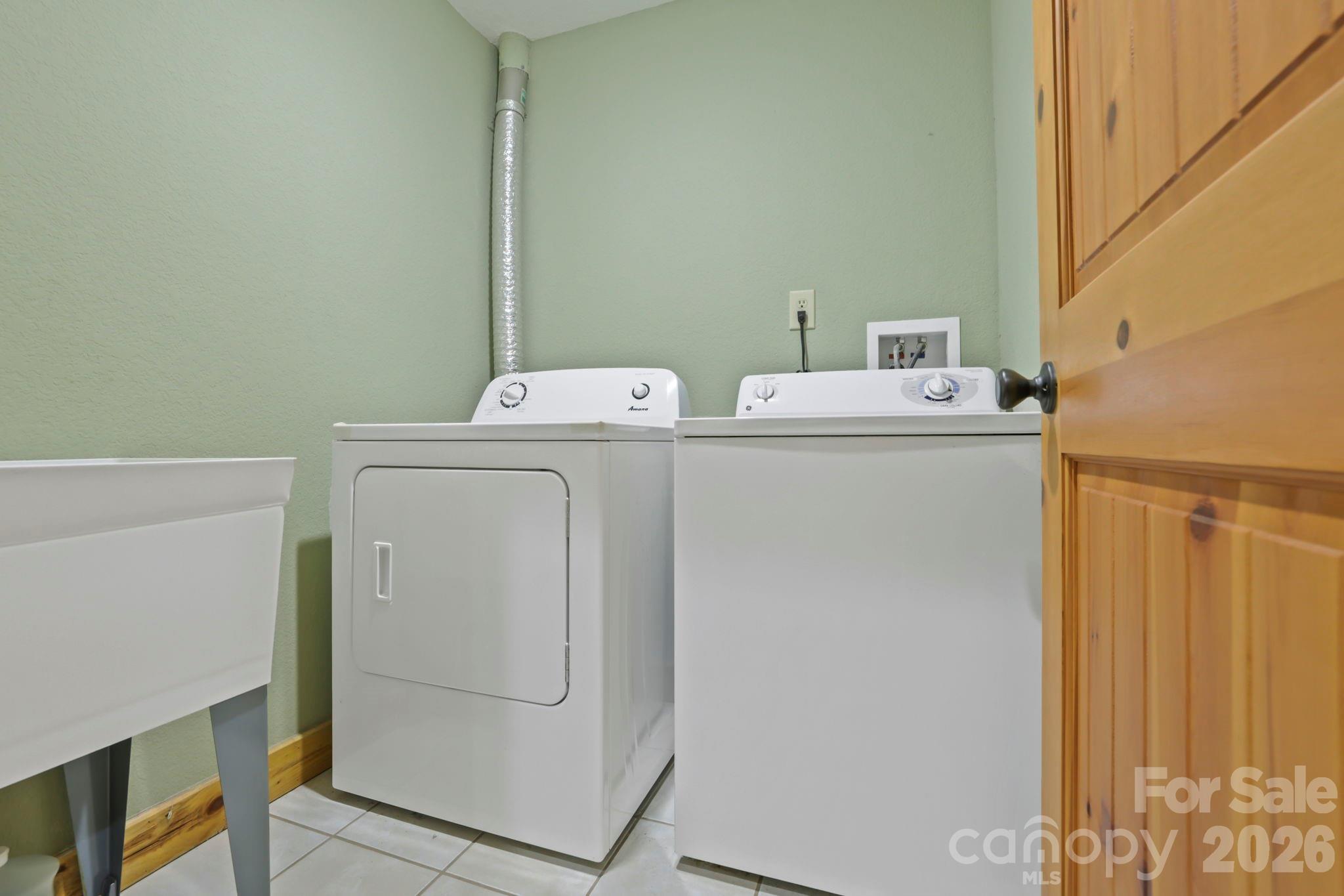 266 Rhododendron Drive — Saluda