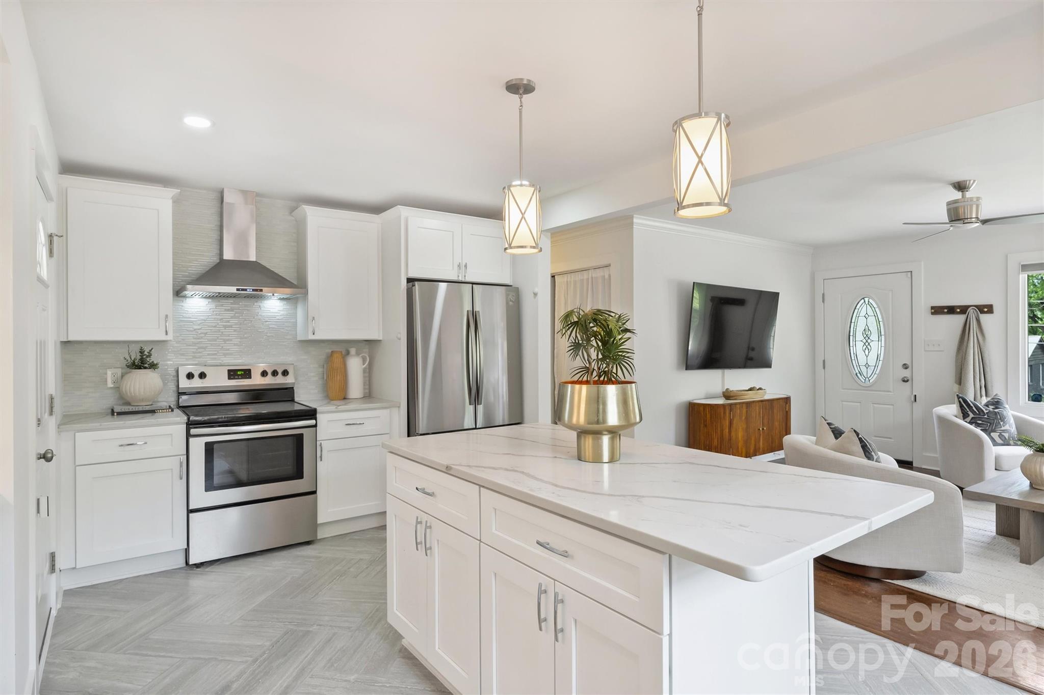 2314 Crestview Drive — Charlotte