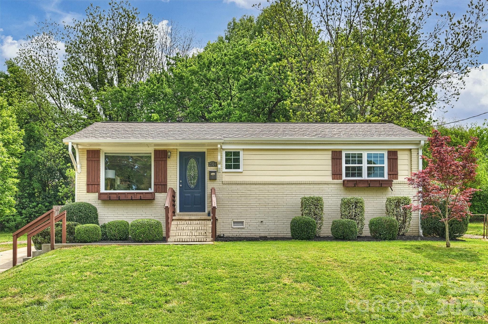 2314 Crestview Drive — Charlotte