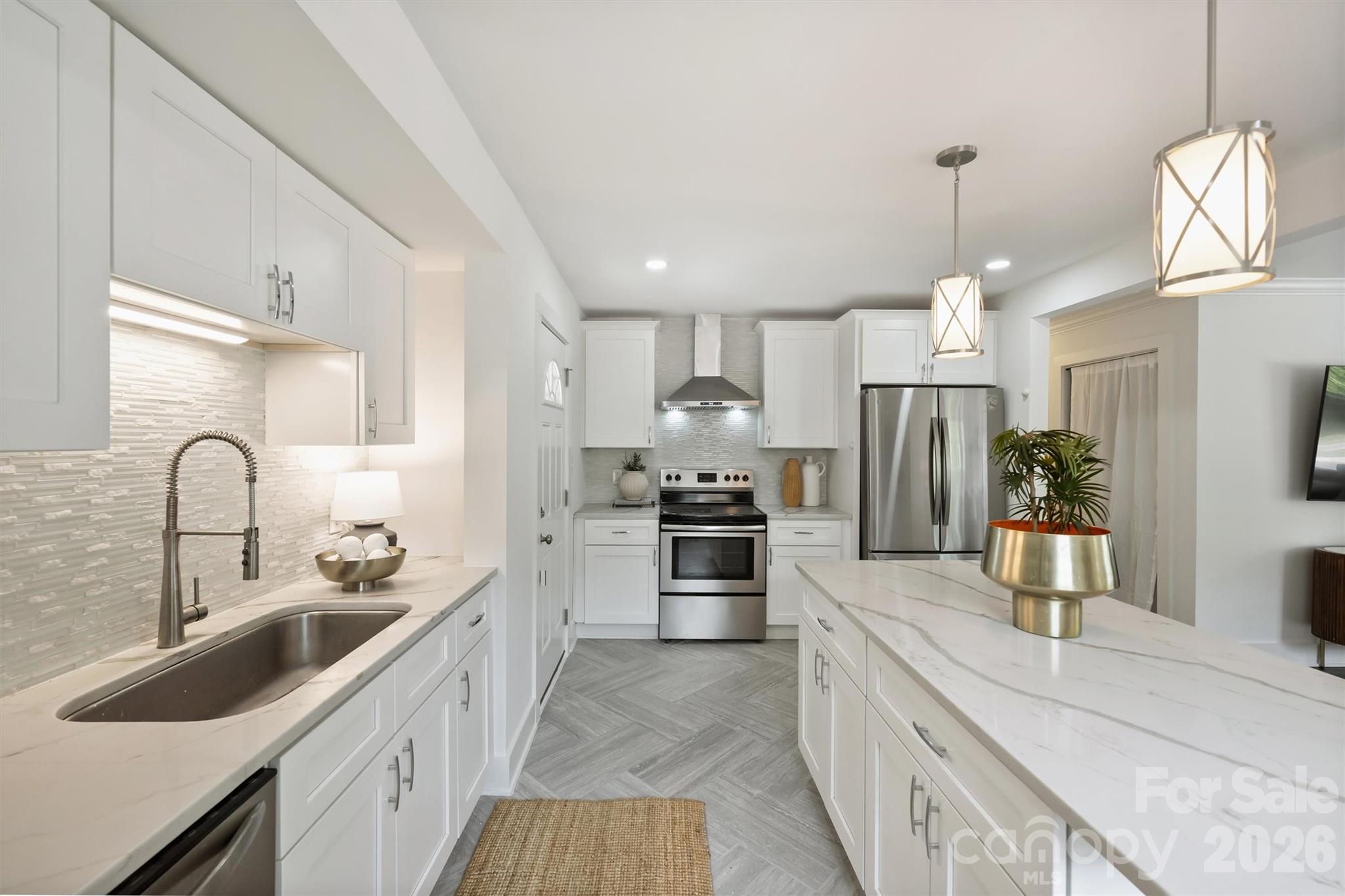 2314 Crestview Drive — Charlotte