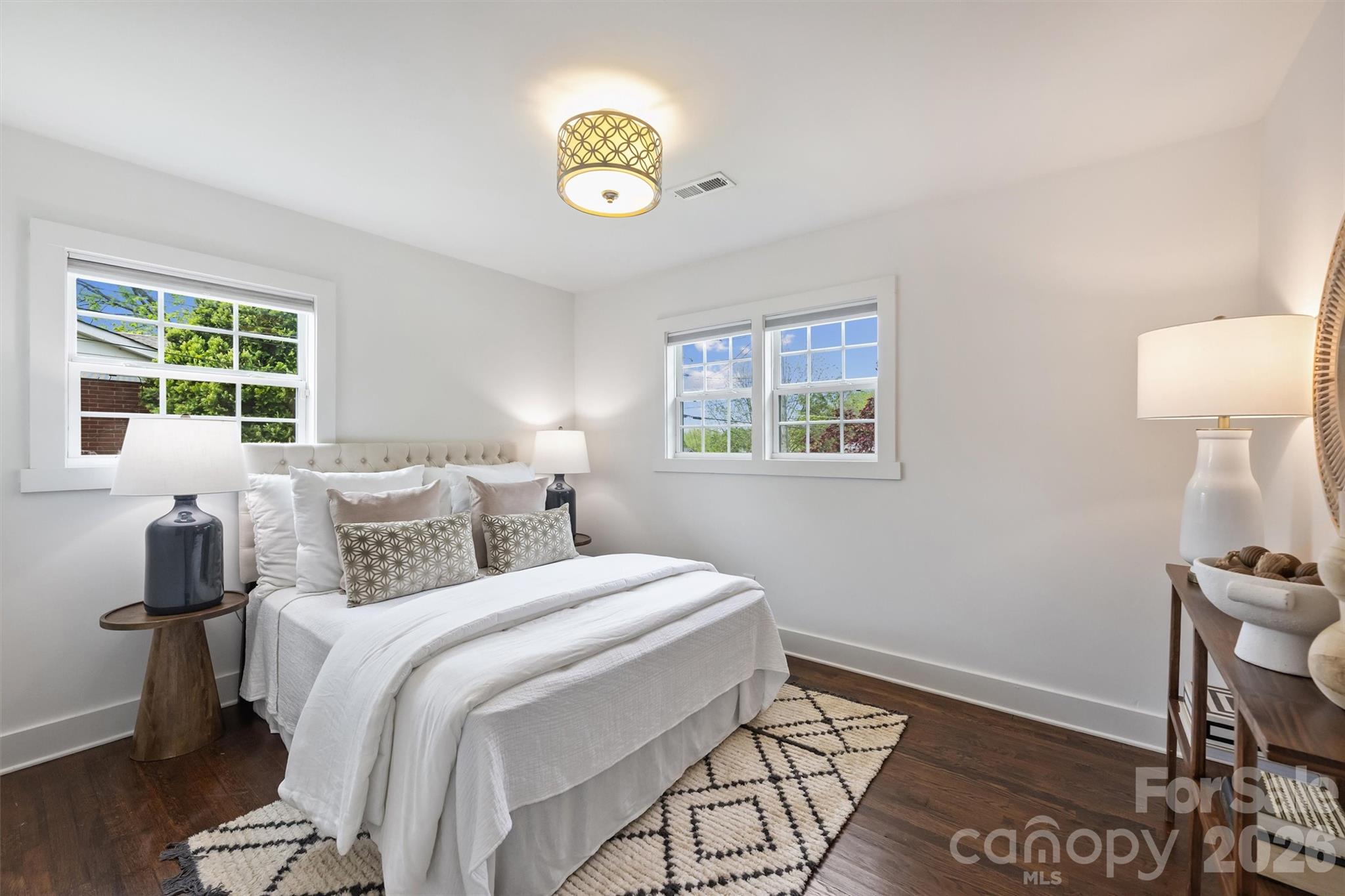 2314 Crestview Drive — Charlotte