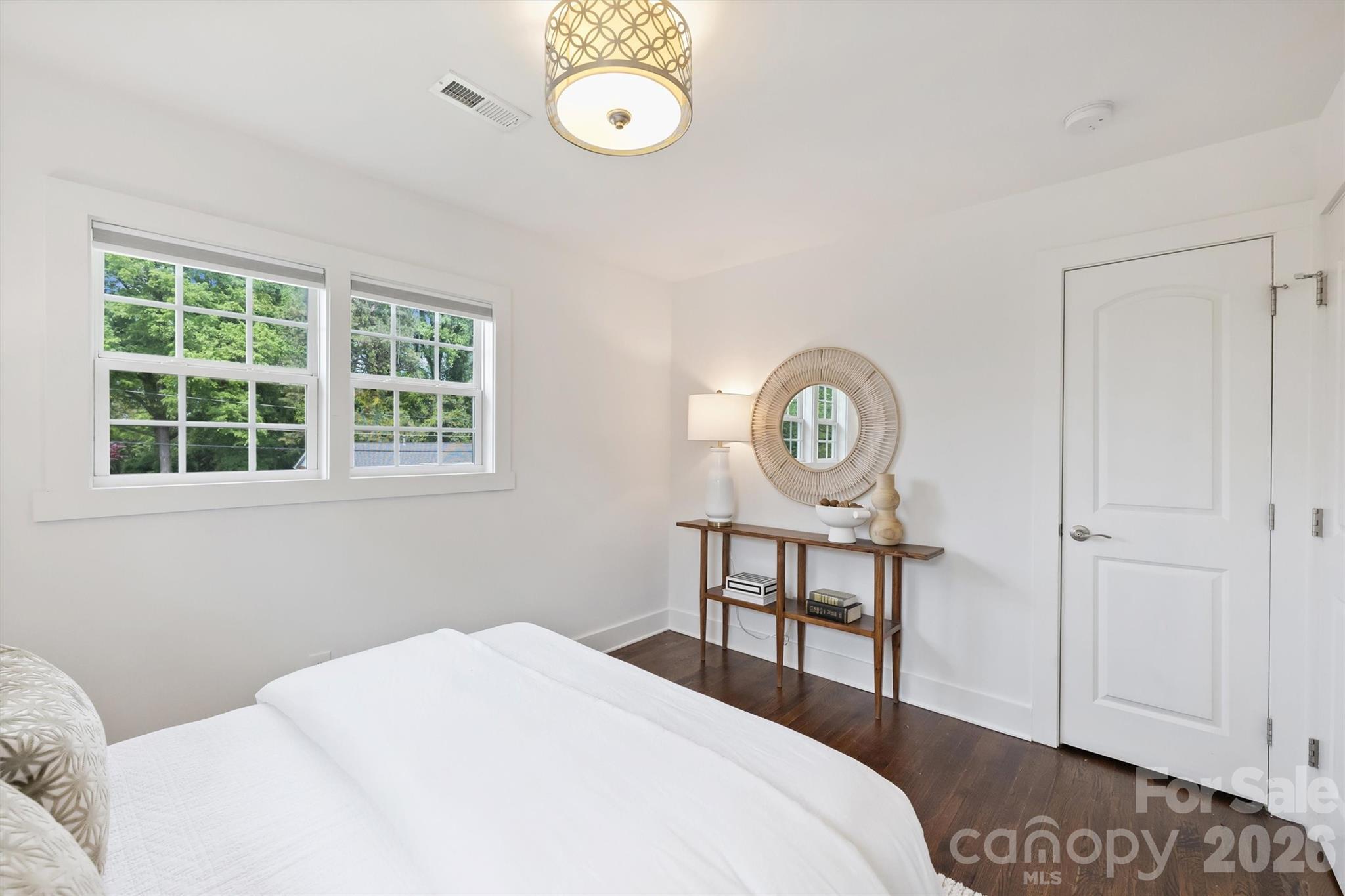 2314 Crestview Drive — Charlotte
