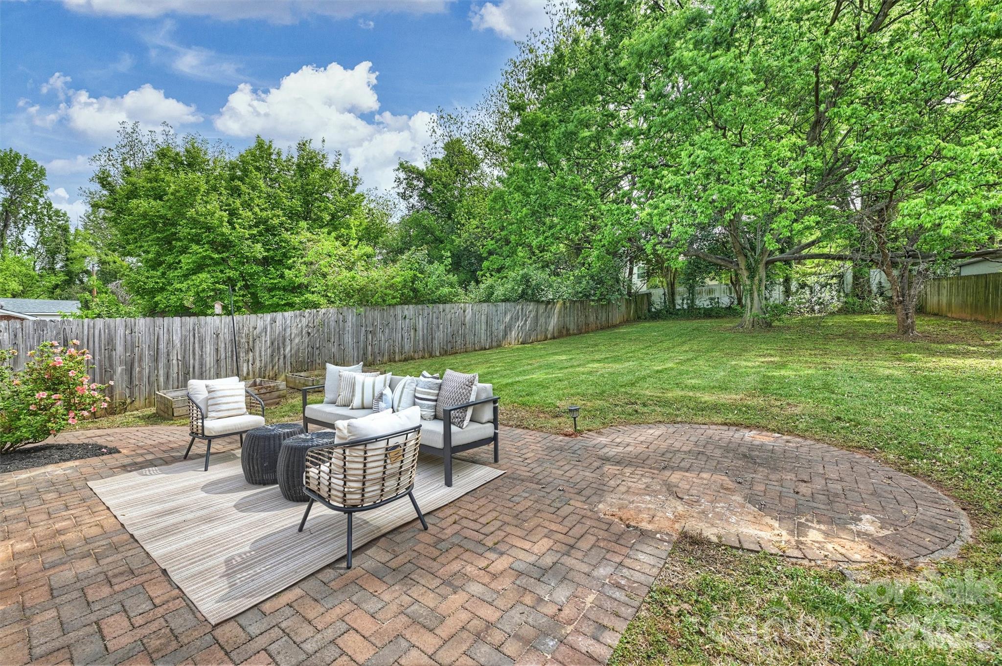 2314 Crestview Drive — Charlotte