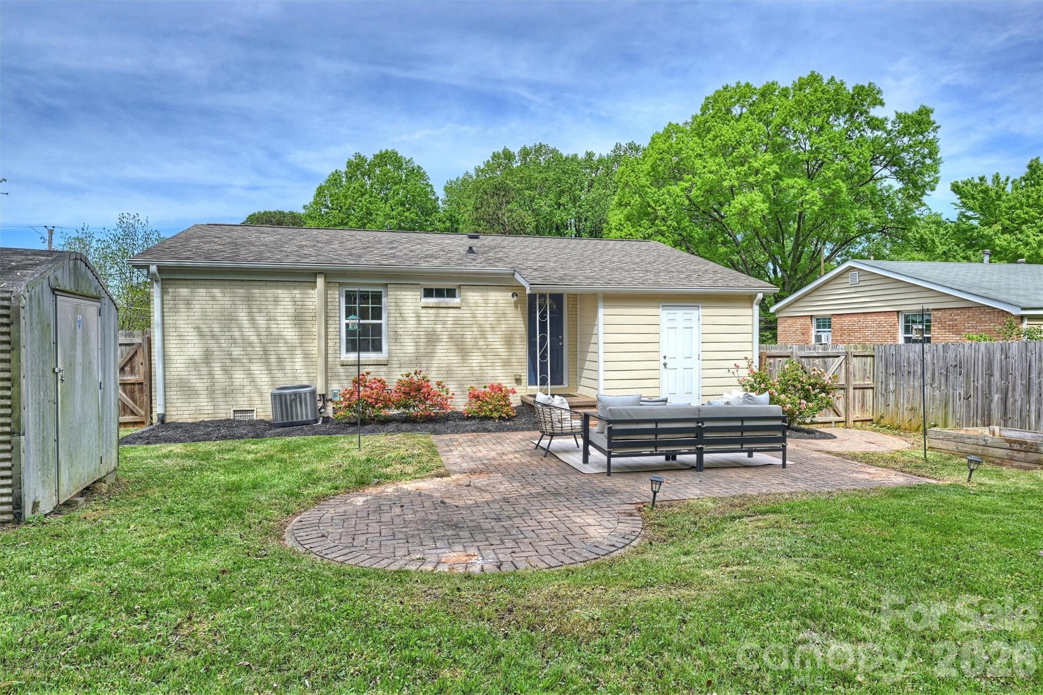 2314 Crestview Drive — Charlotte