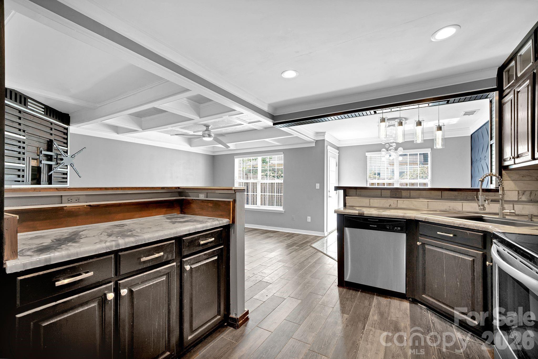9653 Terrier Way — Charlotte