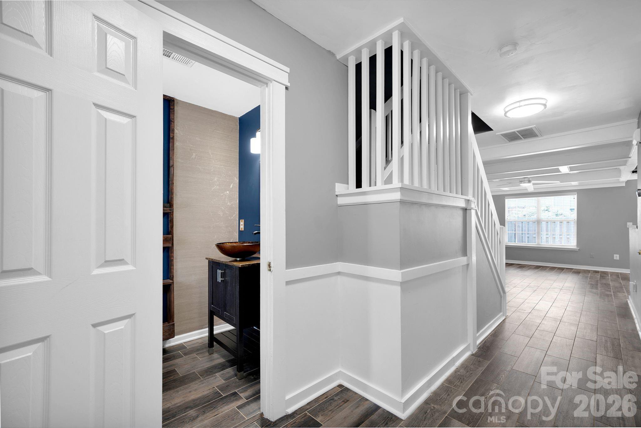 9653 Terrier Way — Charlotte