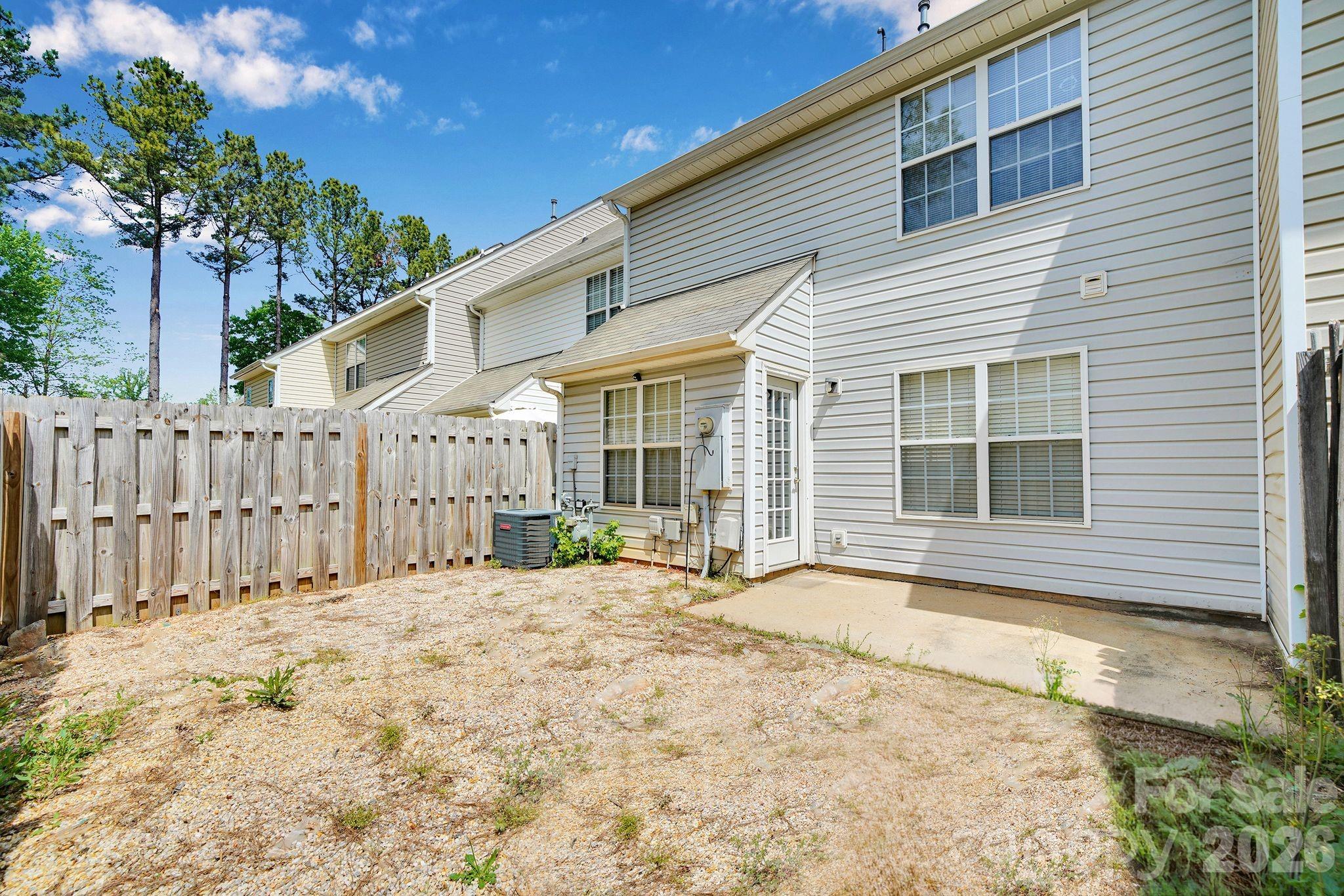 9653 Terrier Way — Charlotte