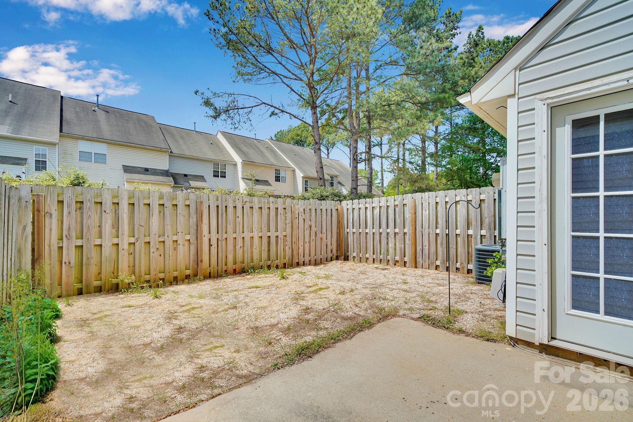 9653 Terrier Way — Charlotte