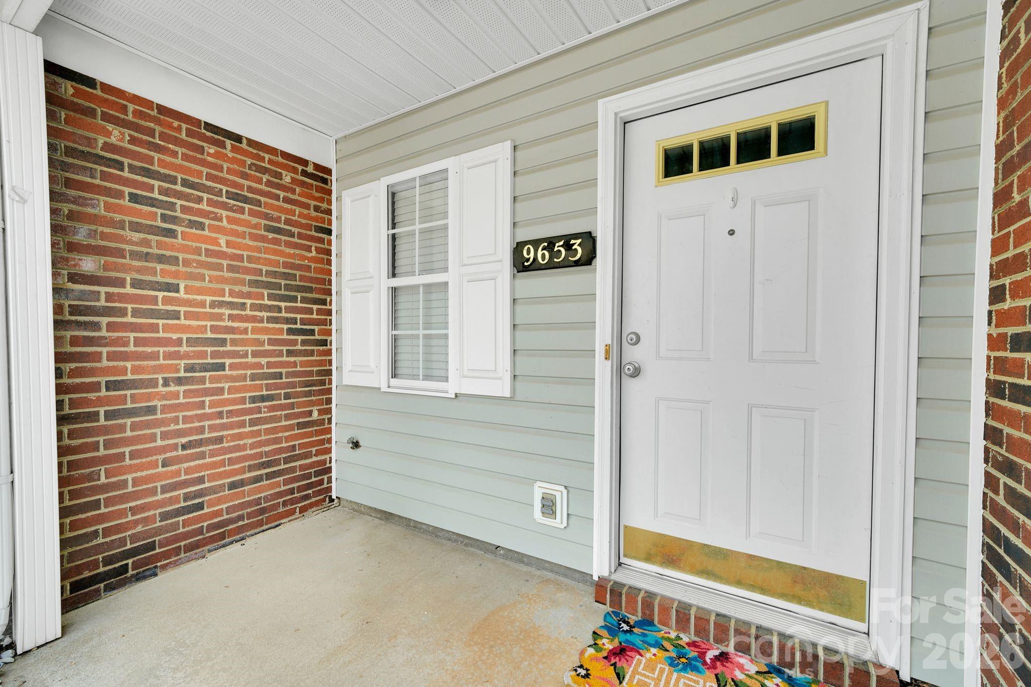 9653 Terrier Way — Charlotte