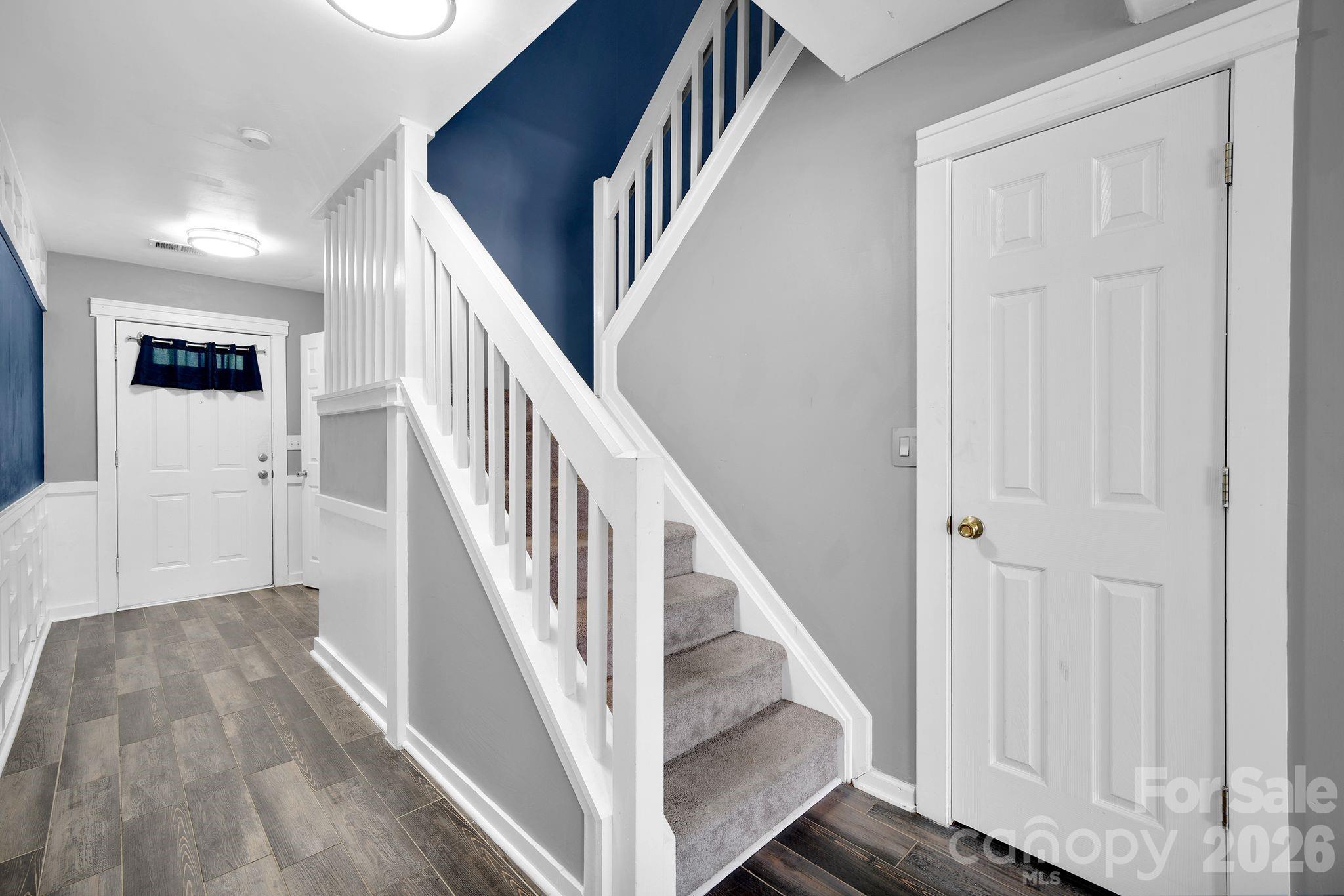 9653 Terrier Way — Charlotte
