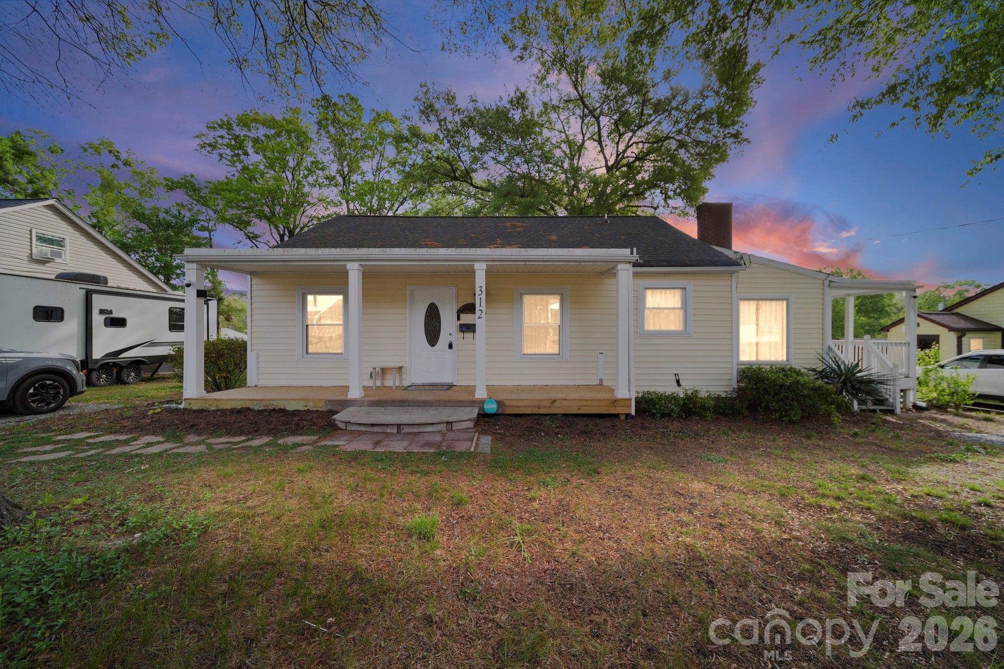 312 Cook Street — Mooresville