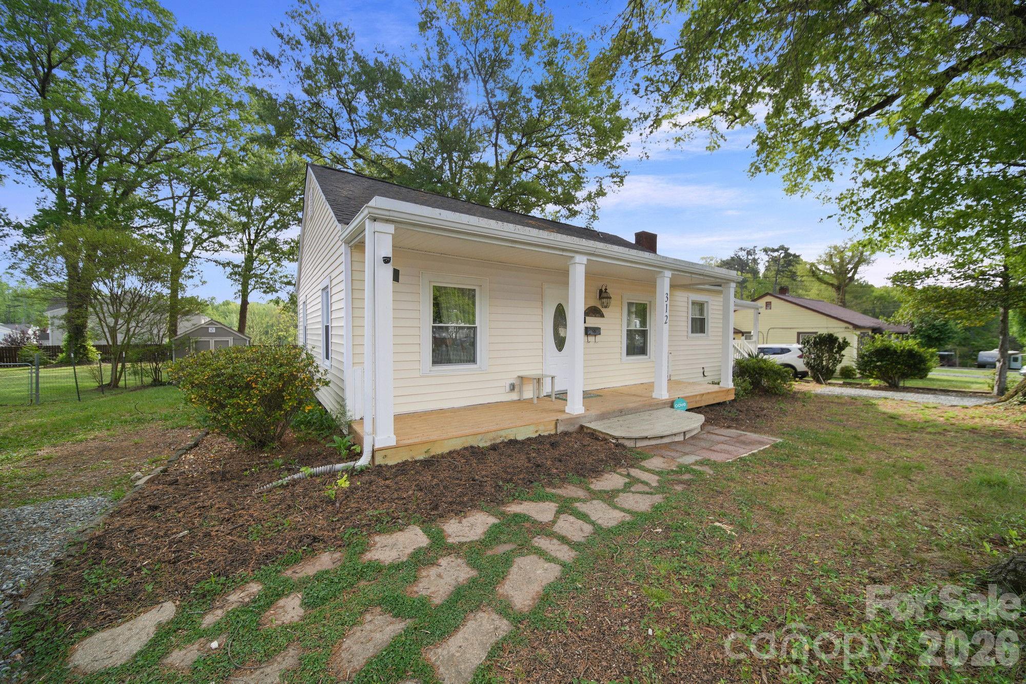 312 Cook Street — Mooresville