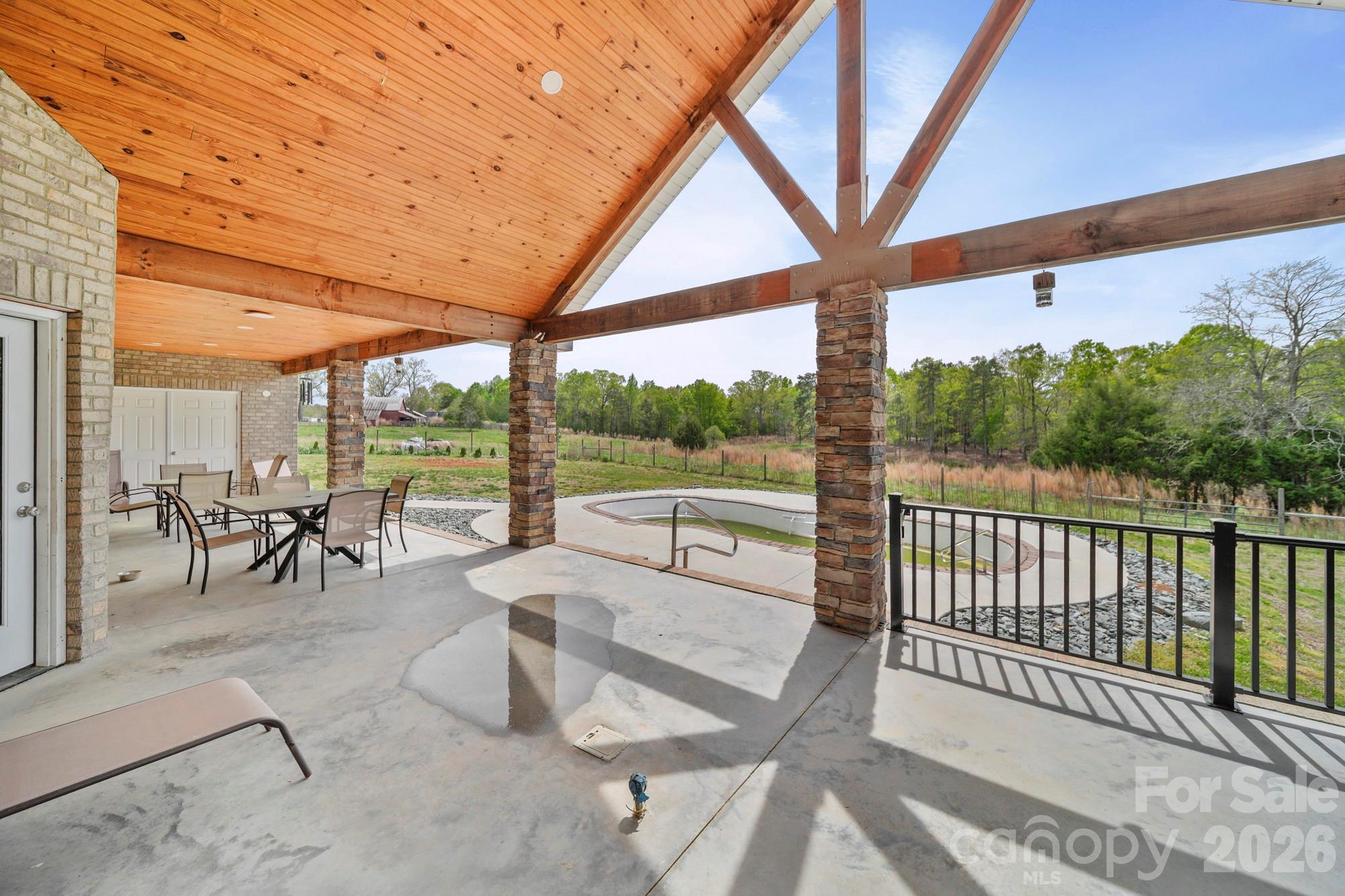 48155 Ingram Road — New London