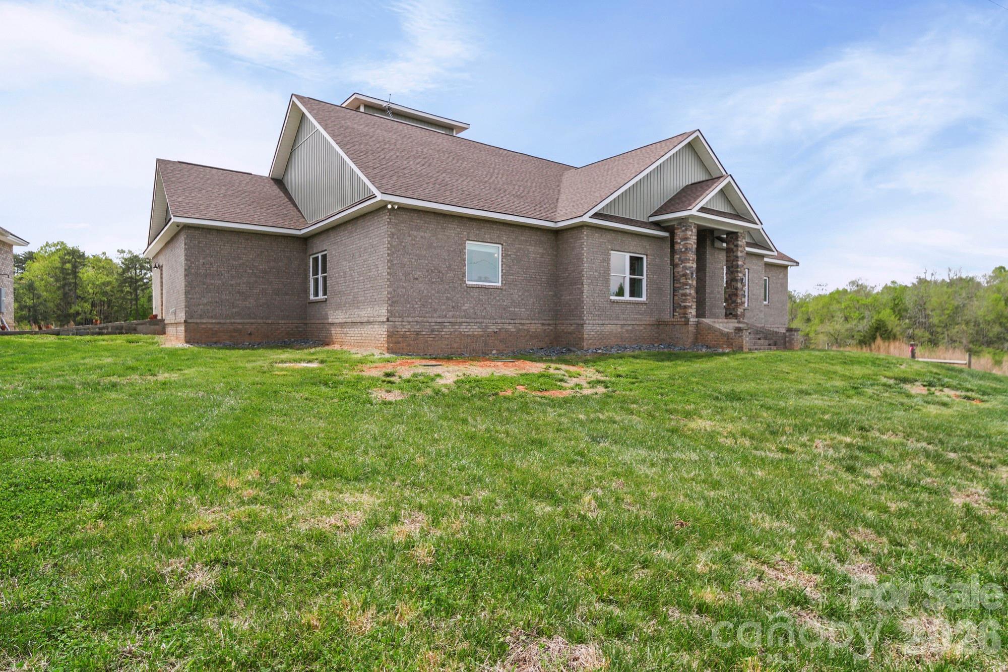 48155 Ingram Road — New London