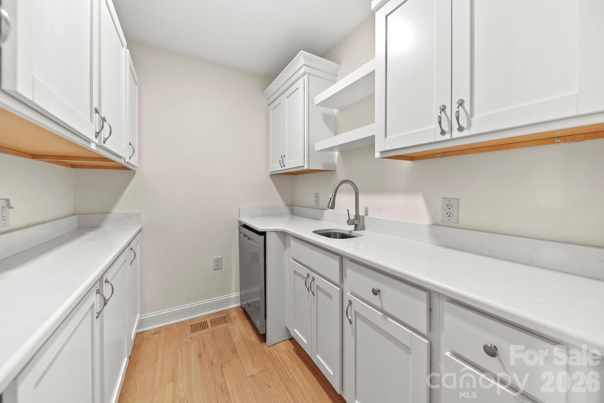 48155 Ingram Road — New London