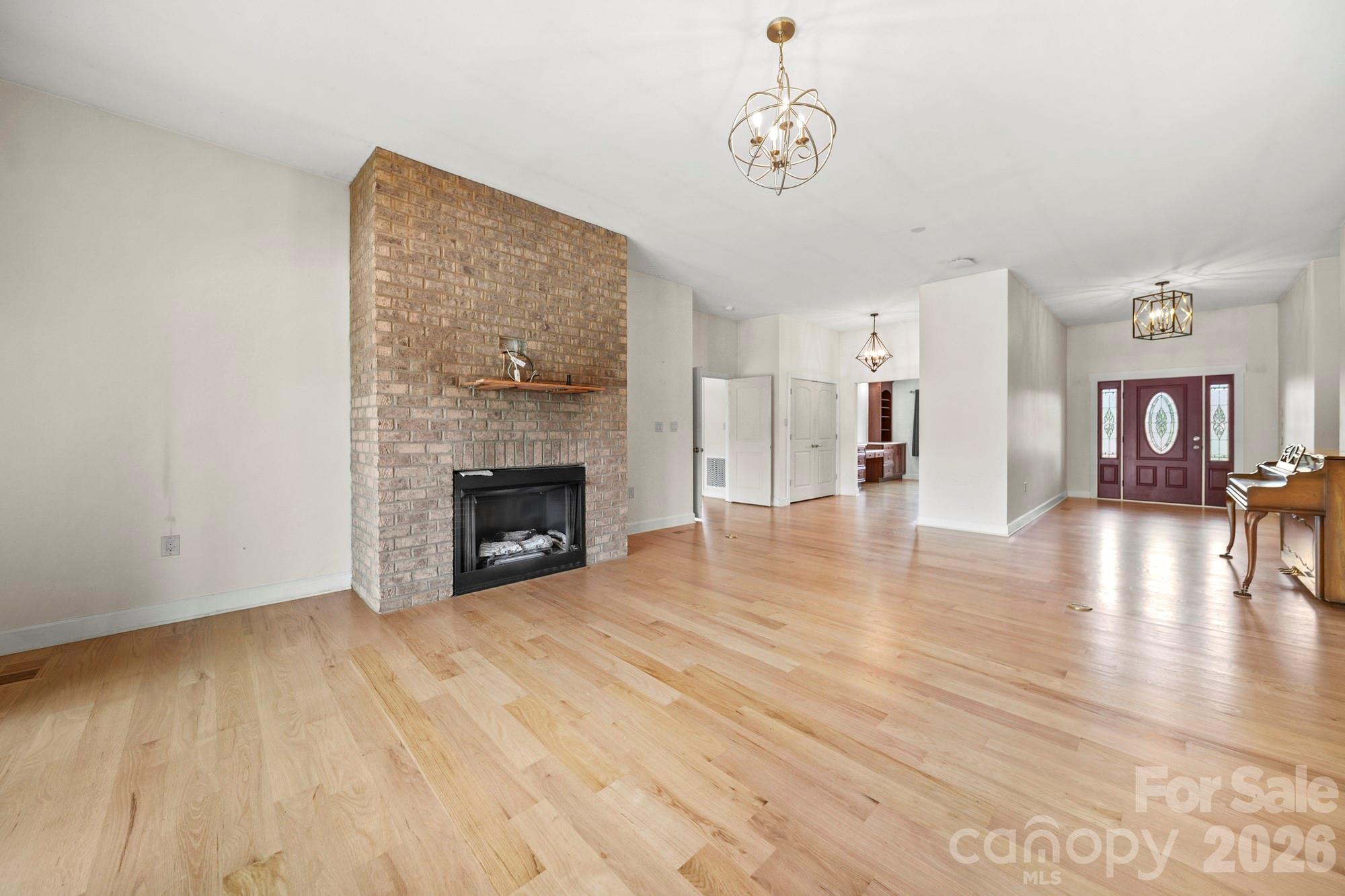 48155 Ingram Road — New London
