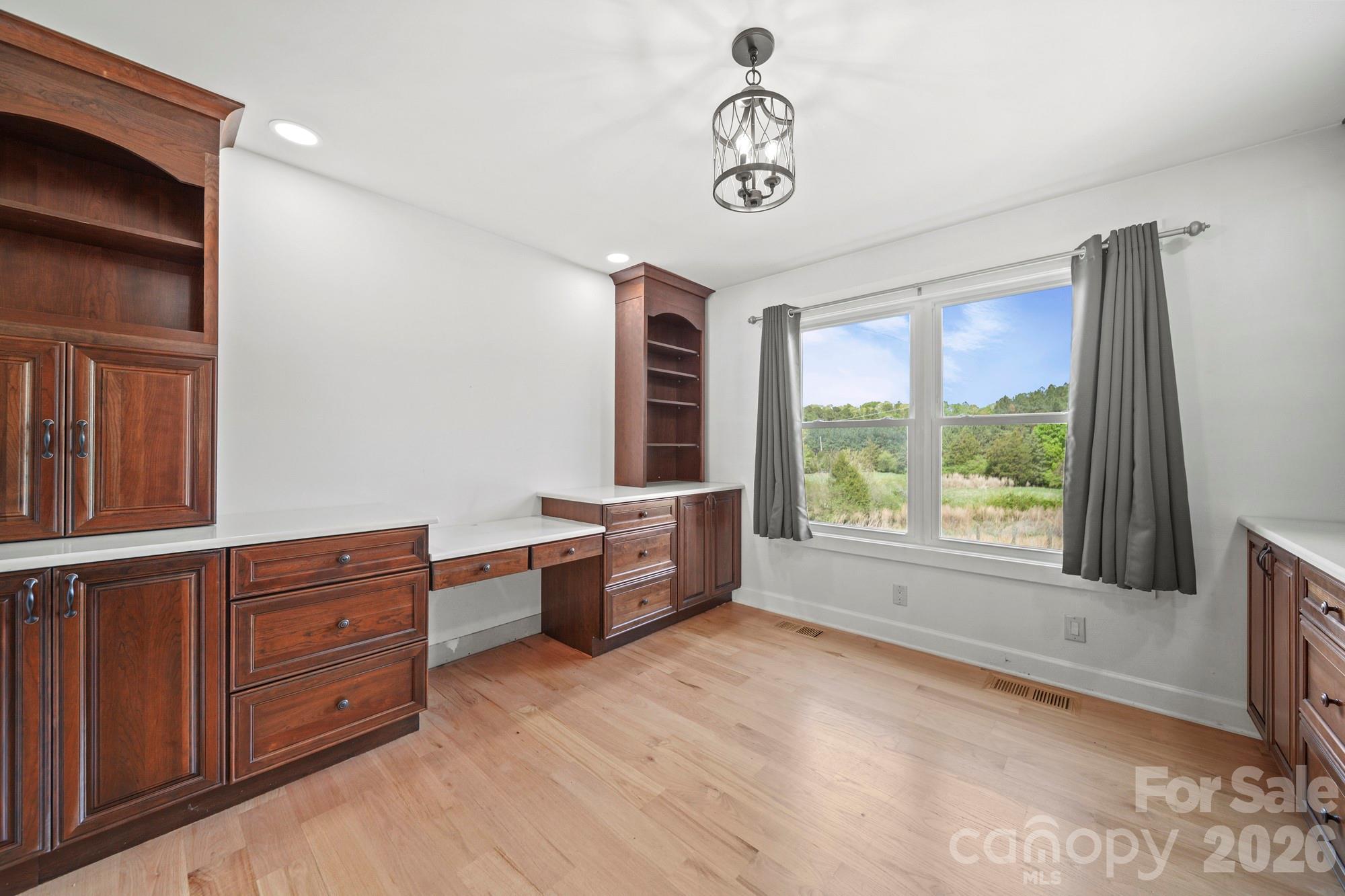 48155 Ingram Road — New London