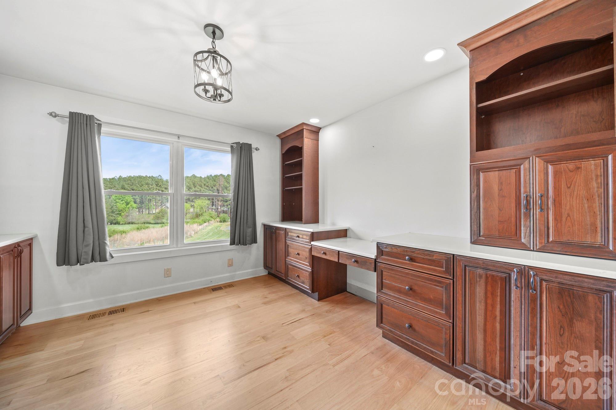 48155 Ingram Road — New London