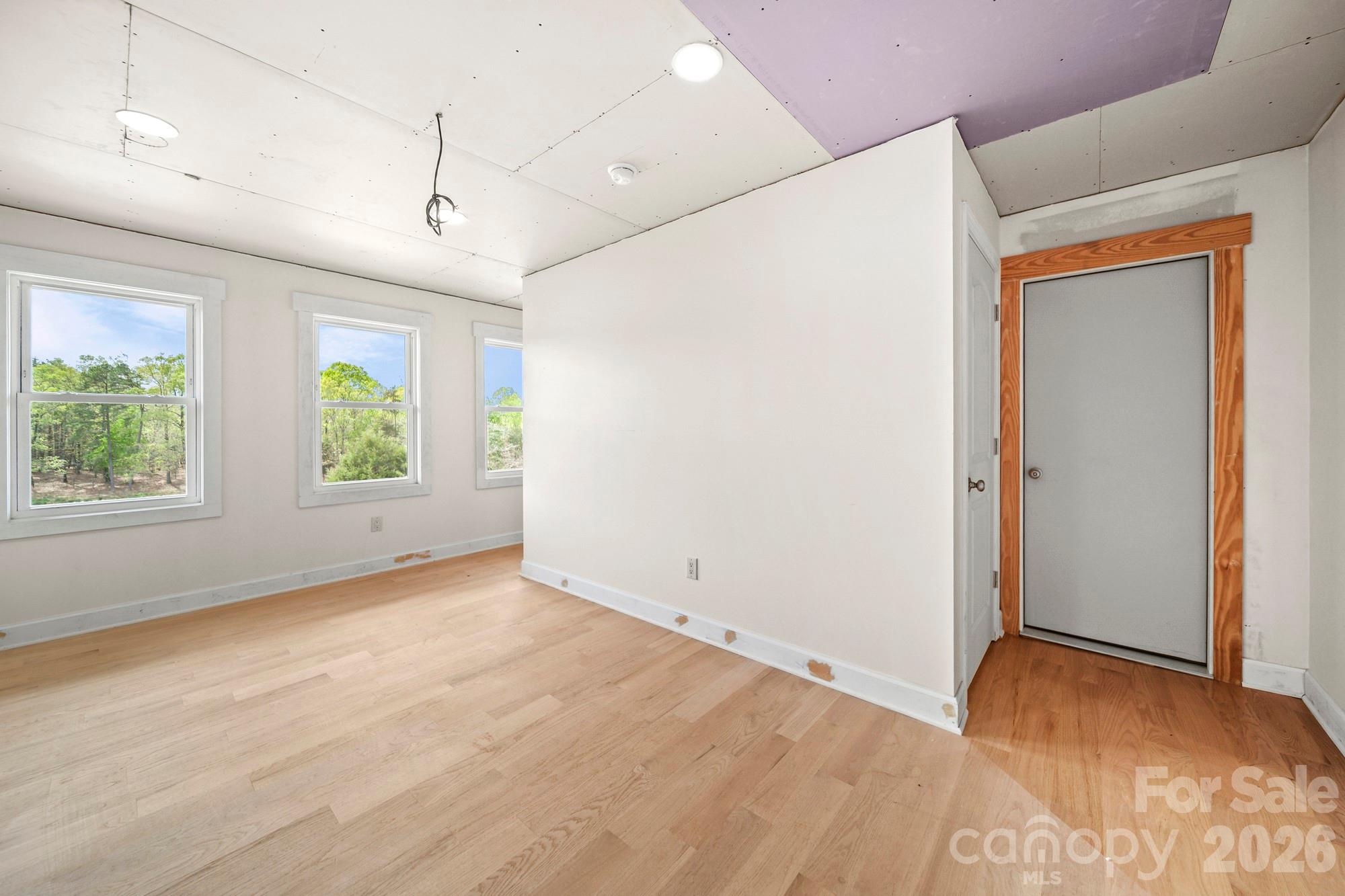 48155 Ingram Road — New London