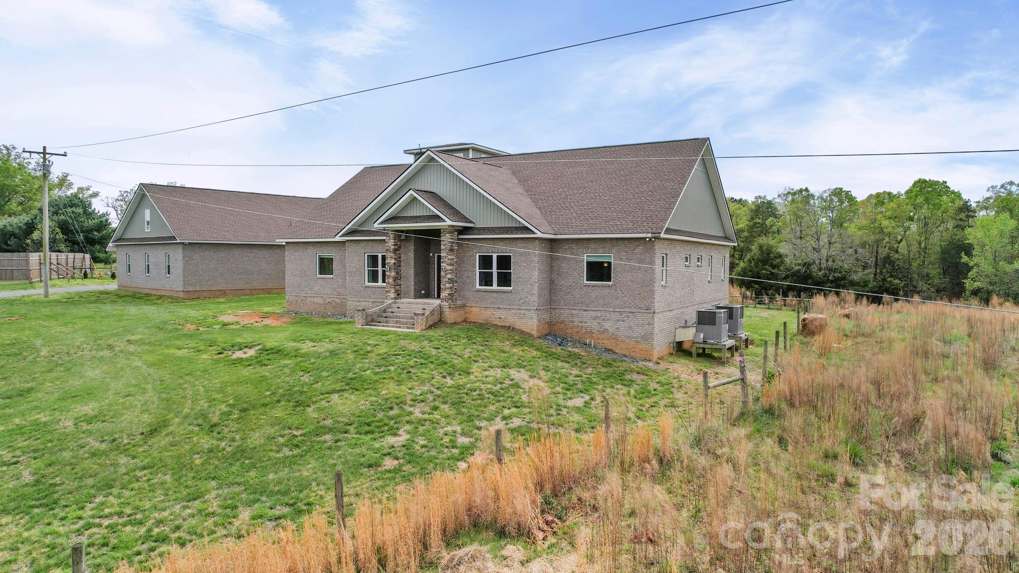 48155 Ingram Road — New London